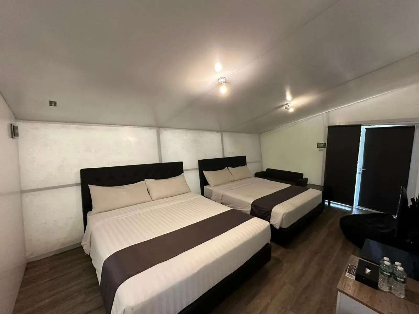 Deluxe Double Room in Leuweung Geledegan Ecoldge Deluxe Double Room in Leuweung Geledegan Ecoldge