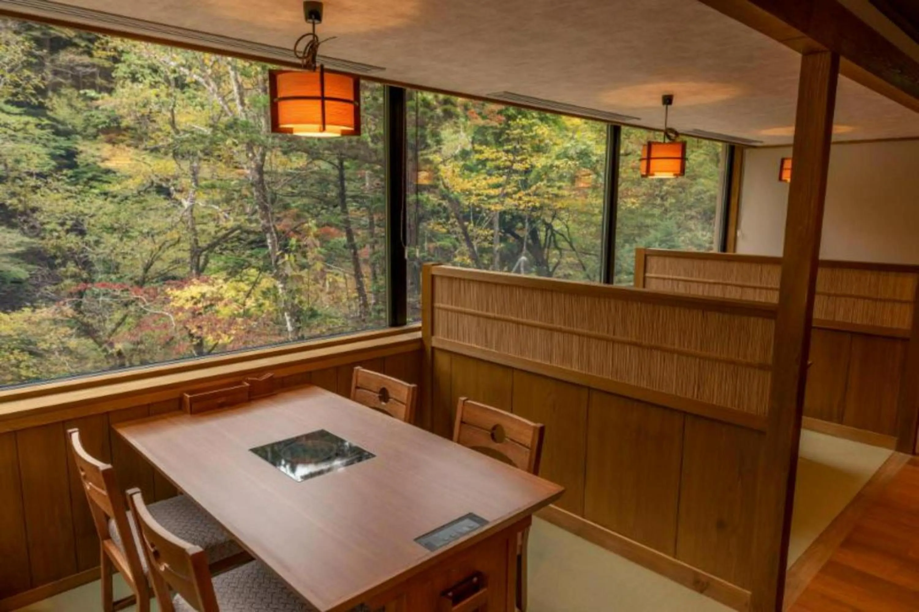 Dining area in Shionoyu Onsen Rengetsu