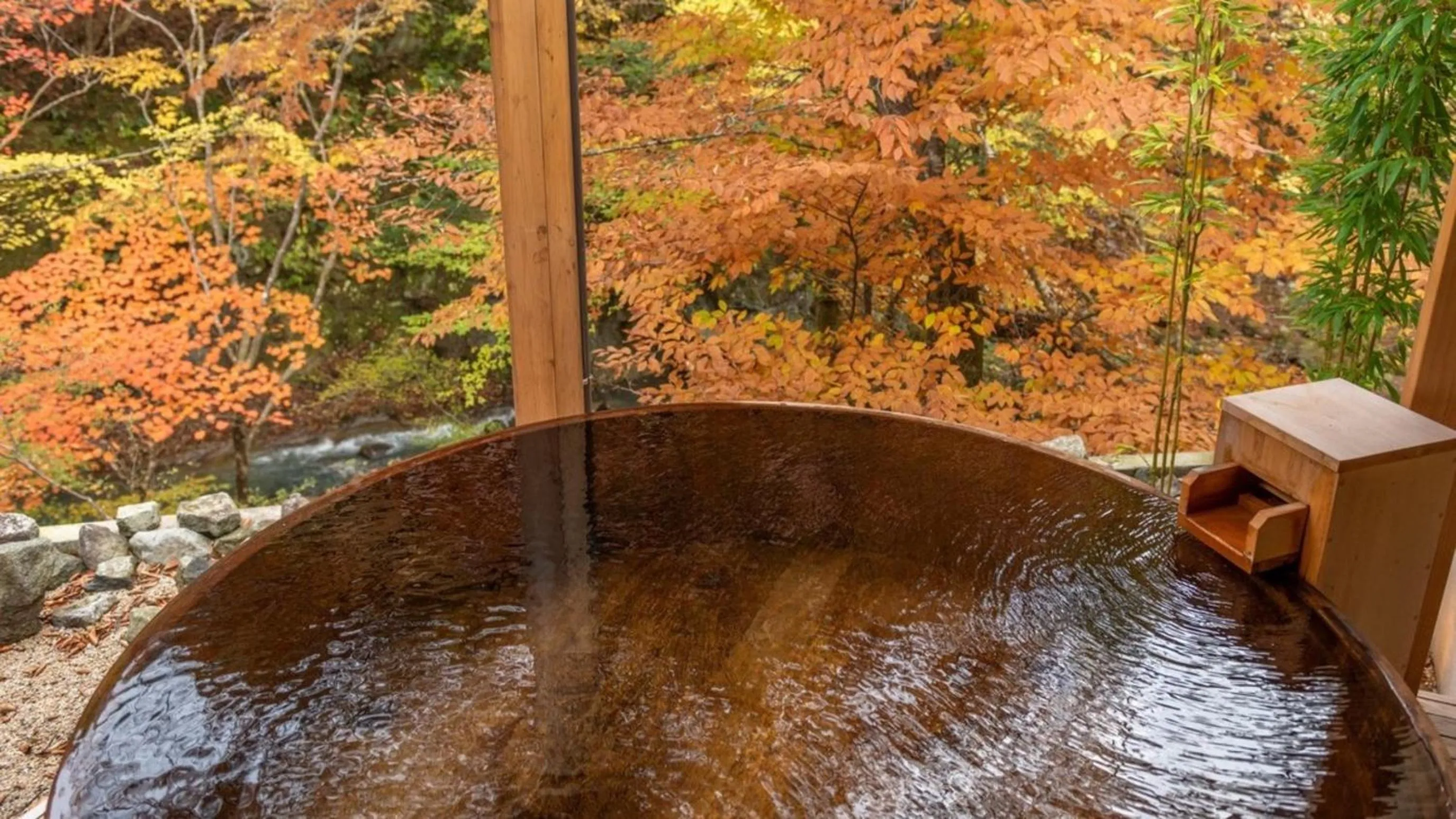 Hot Spring Bath in Shionoyu Onsen Rengetsu