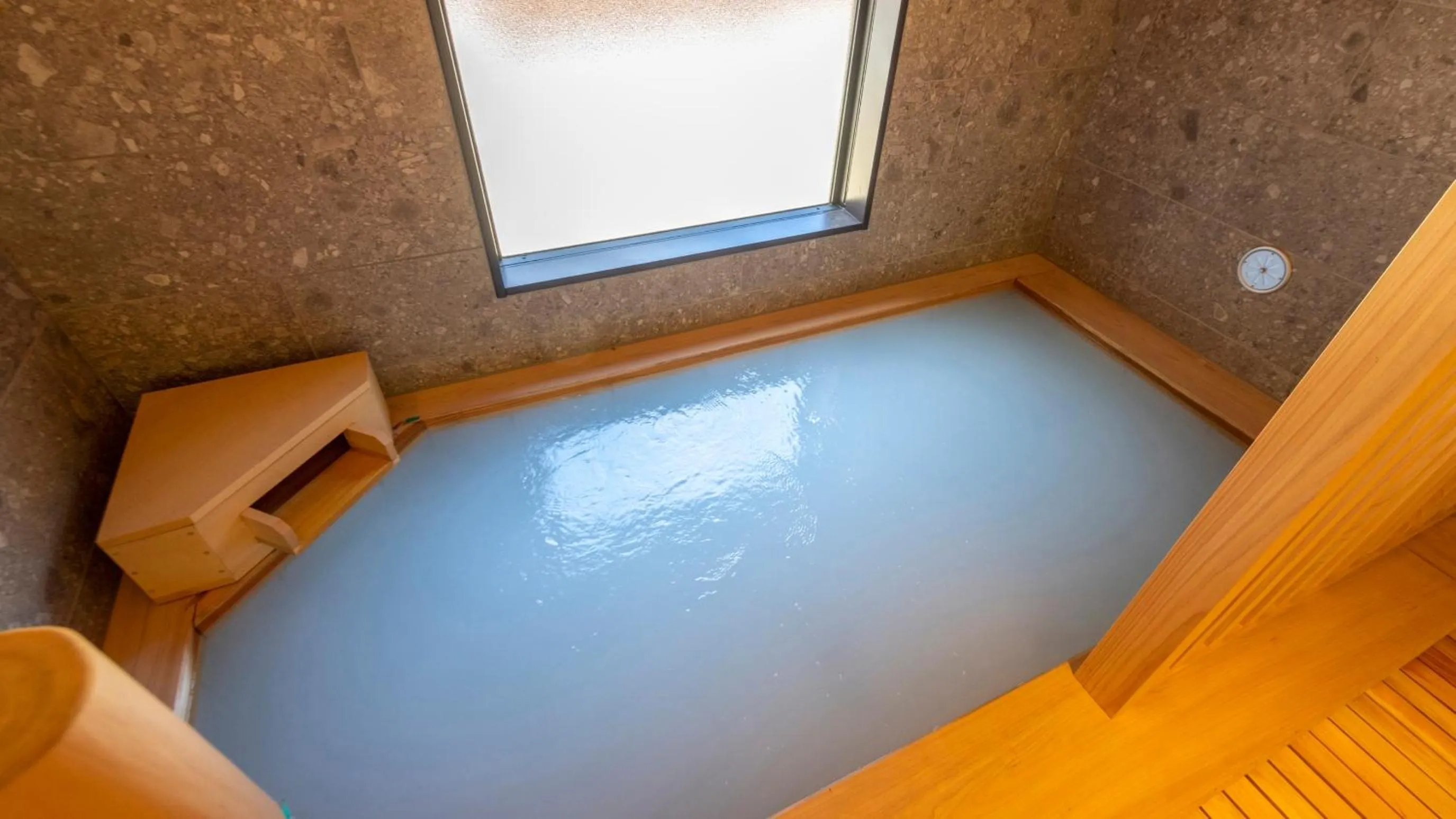 Public Bath in Shionoyu Onsen Rengetsu