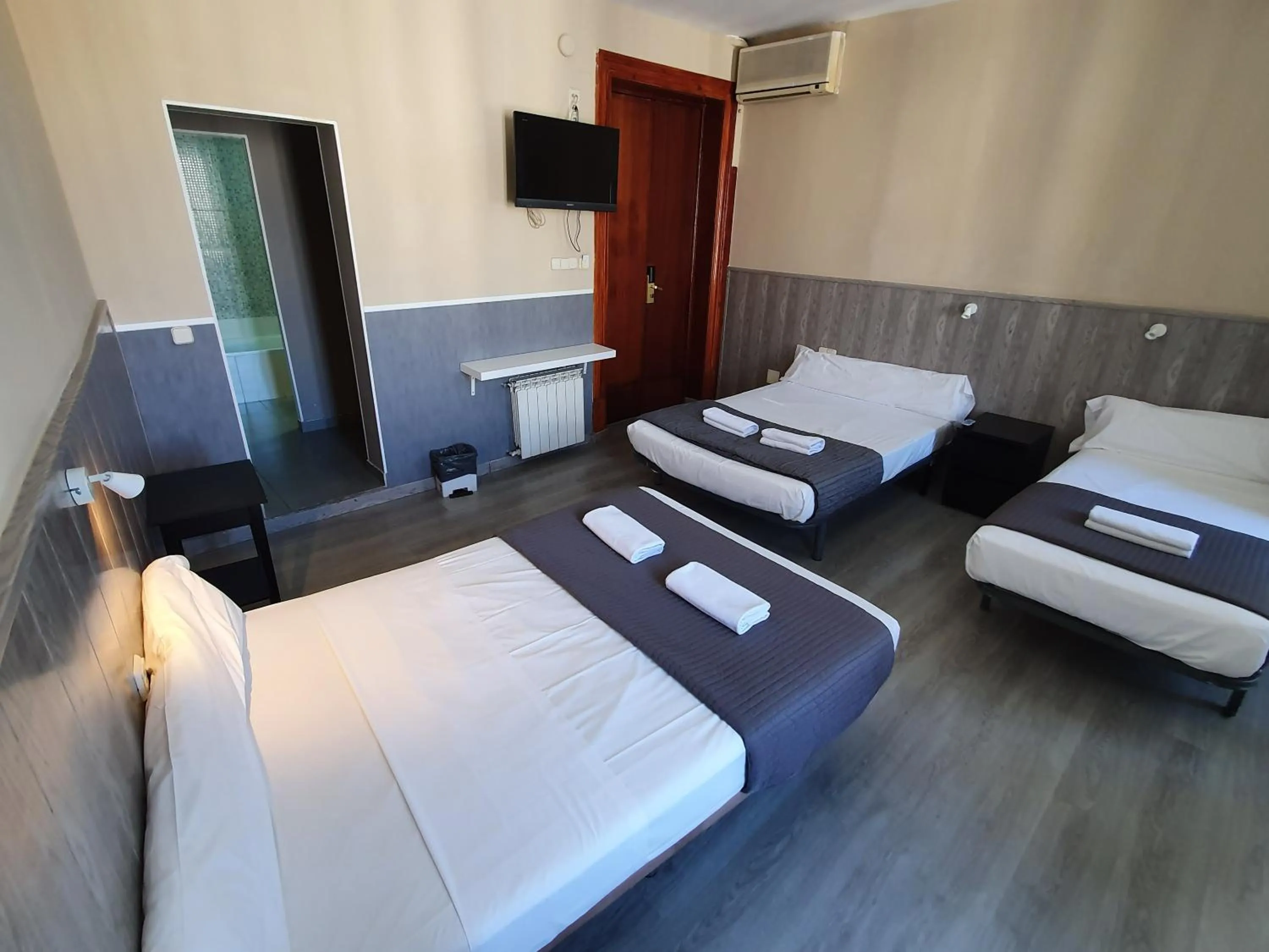 Bed in Plaza Dort Rooms IV