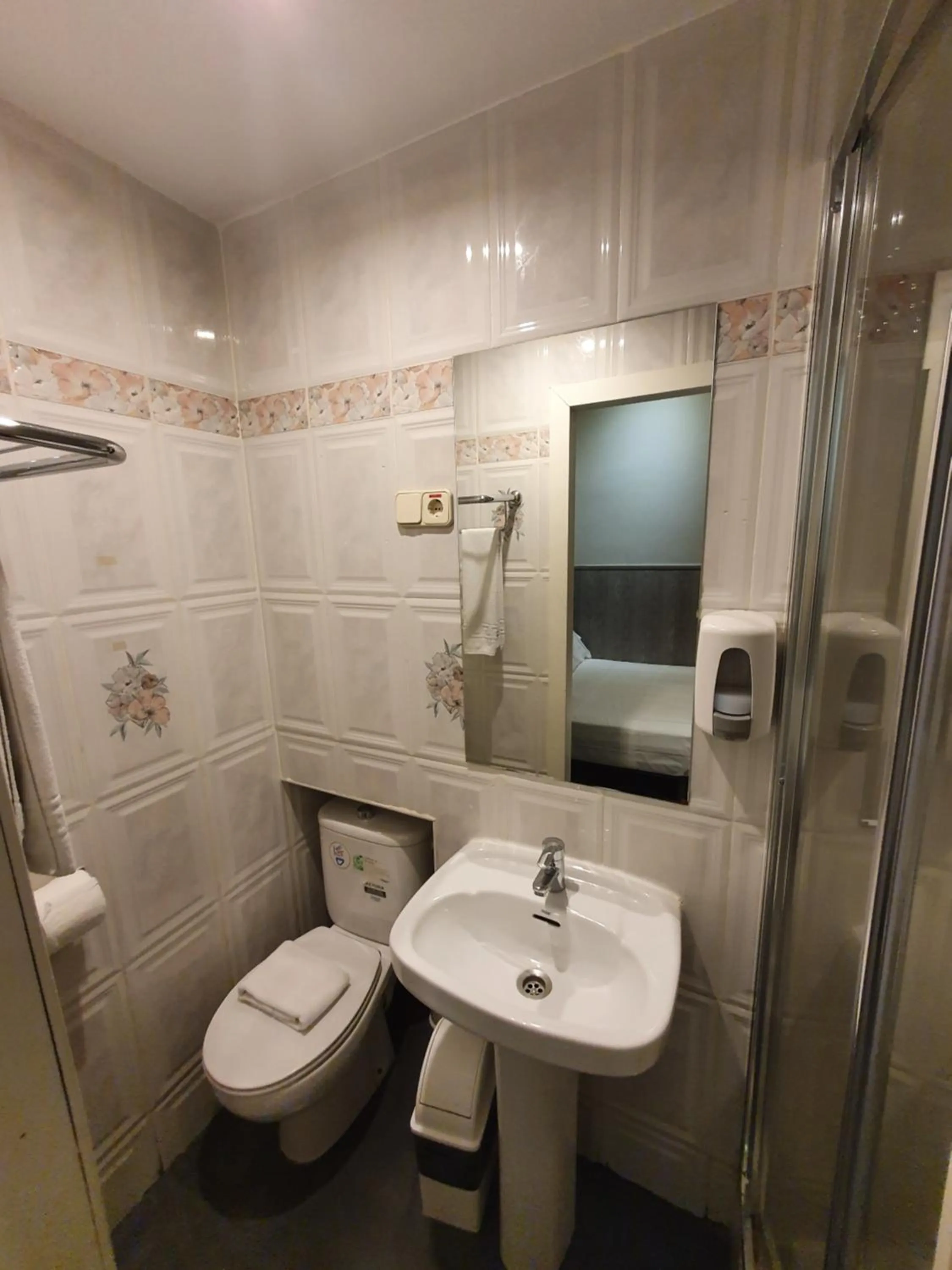 Bathroom in Plaza Dort Rooms IV