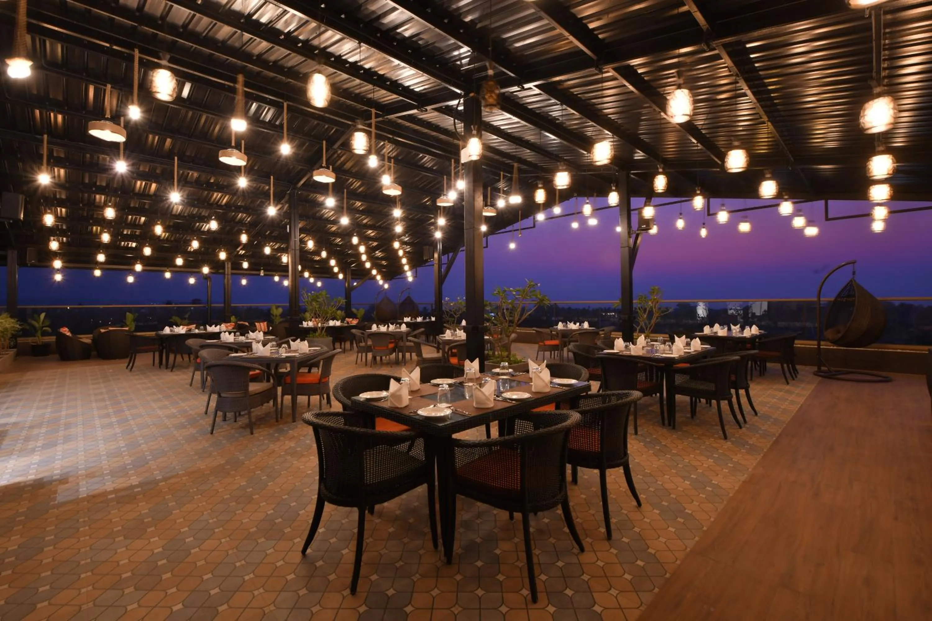 Restaurant/places to eat in The Fern Habitat, Candolim, Goa