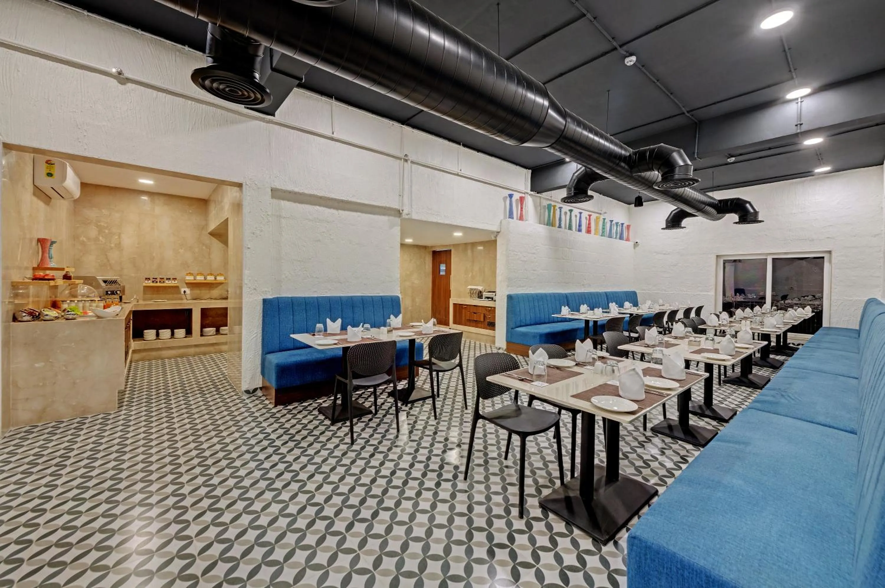 Restaurant/places to eat in The Fern Habitat, Candolim, Goa