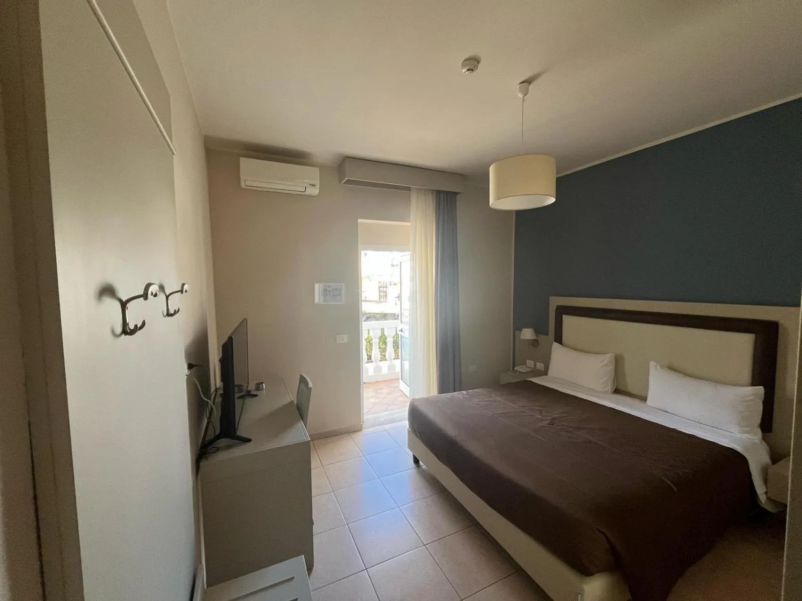 Bedroom, Bed in Mediterranean Boutique Hotel