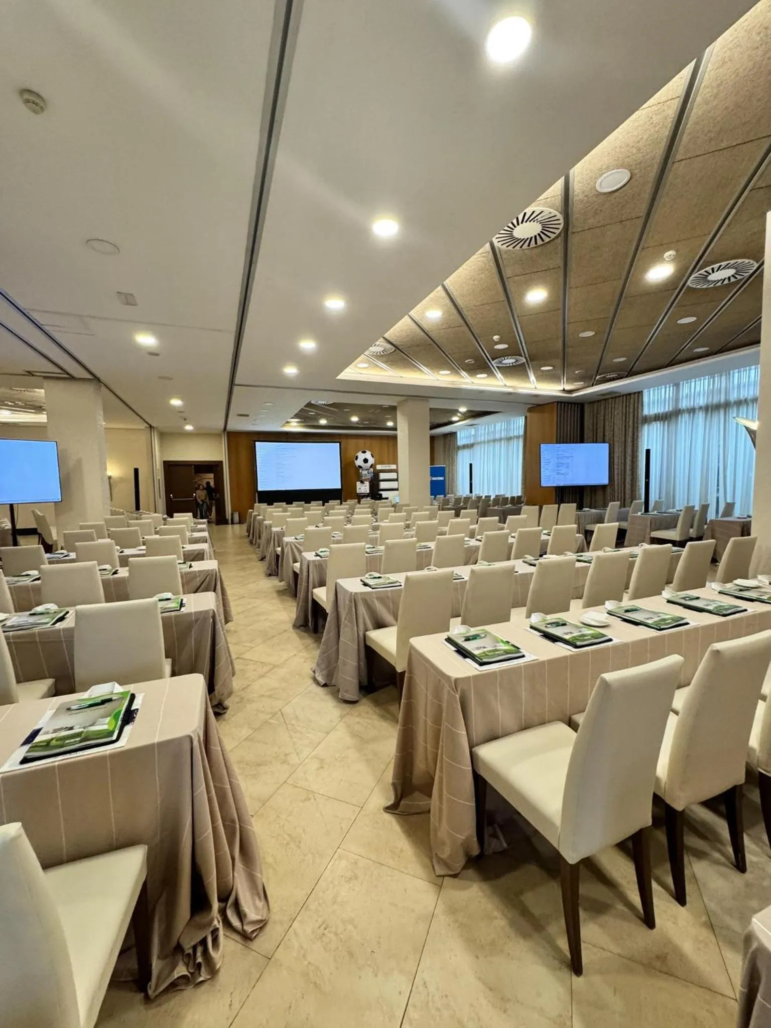 Meeting/conference room in Sercotel Las Artes Pinto