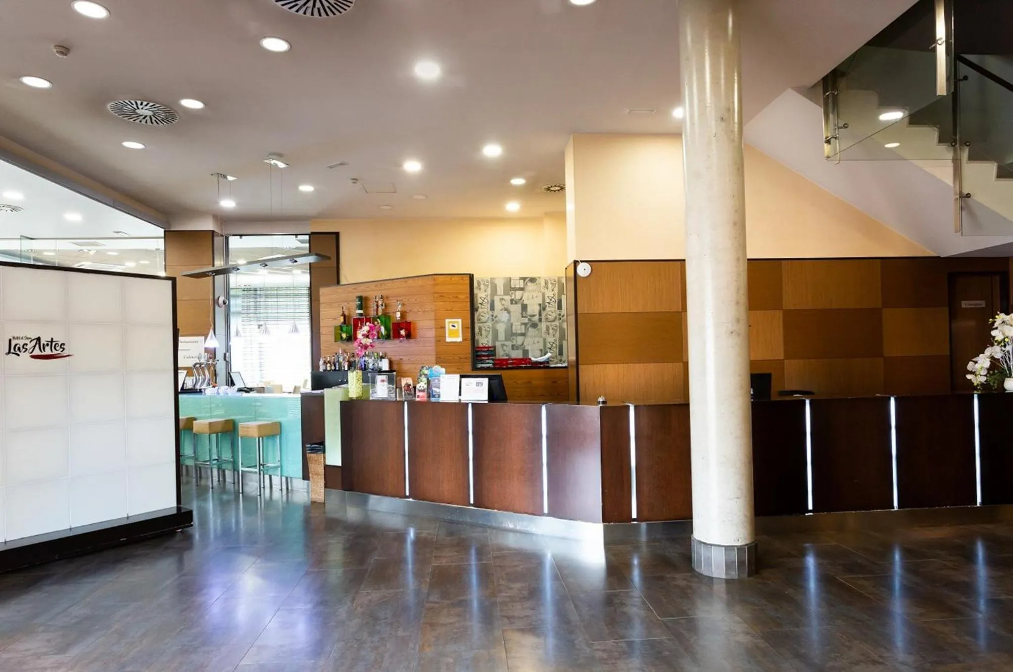 Lobby or reception in Sercotel Las Artes Pinto