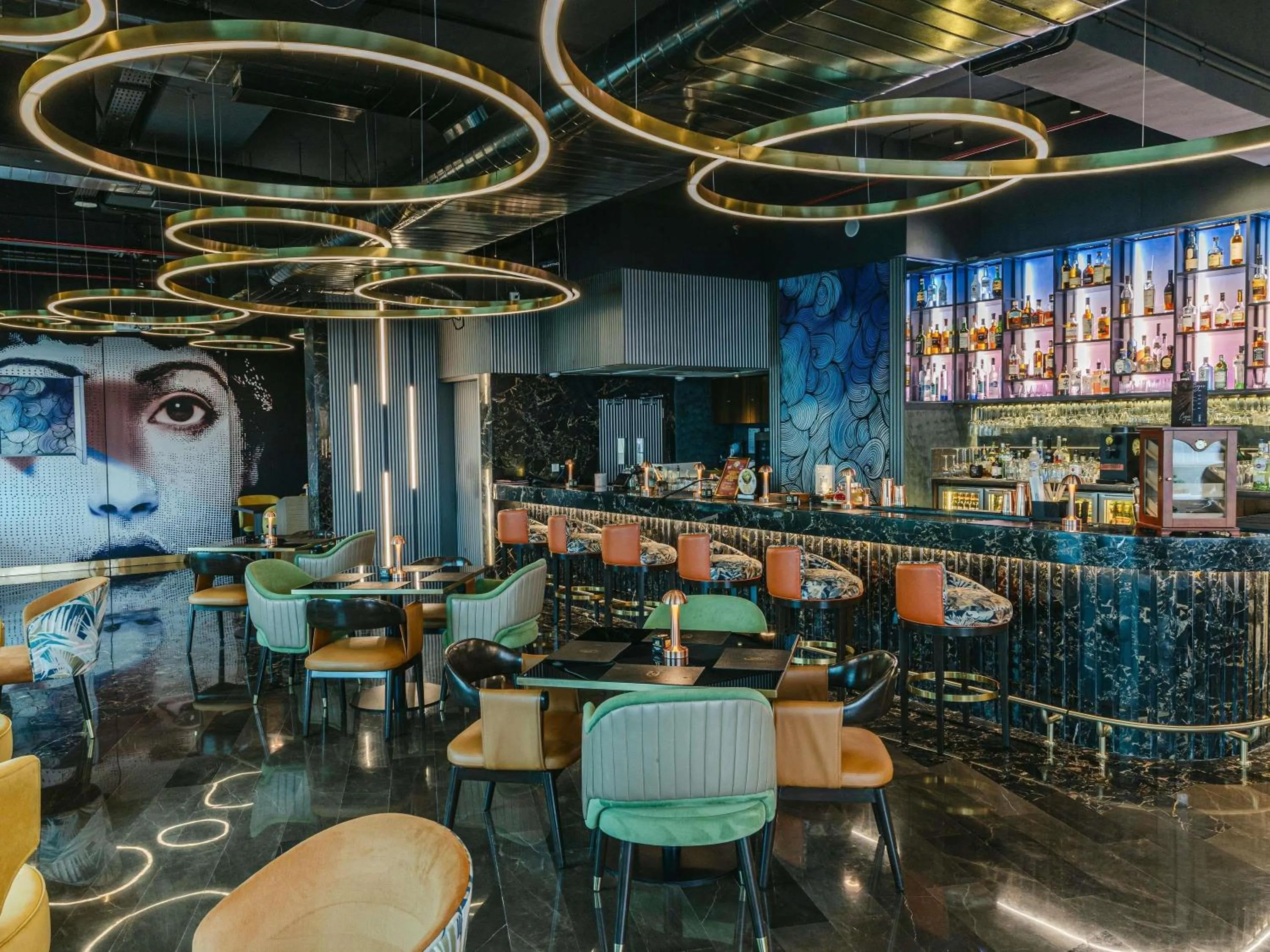 Lounge or bar in Novotel Mumbai International Airport