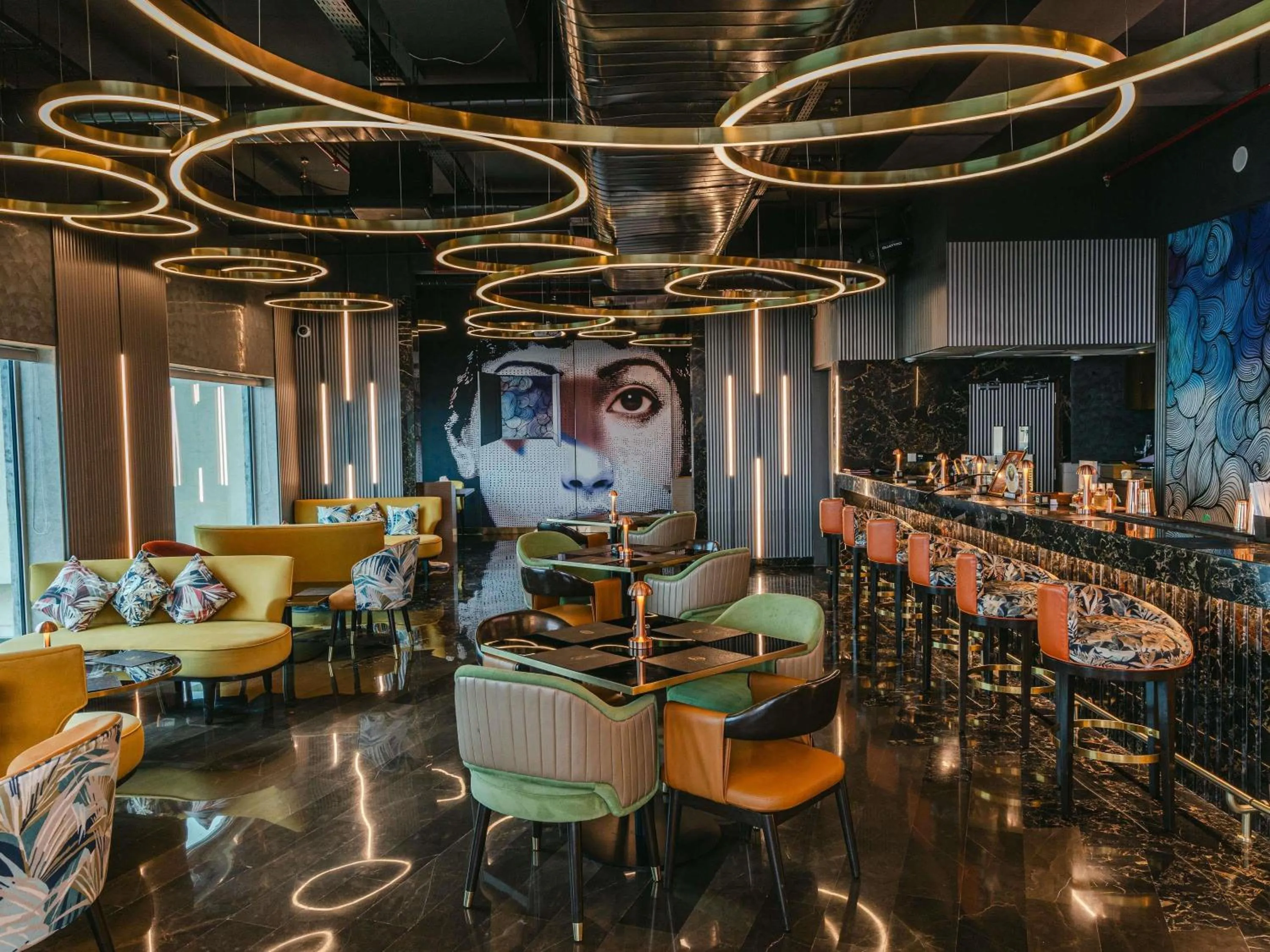 Lounge or bar in Novotel Mumbai International Airport