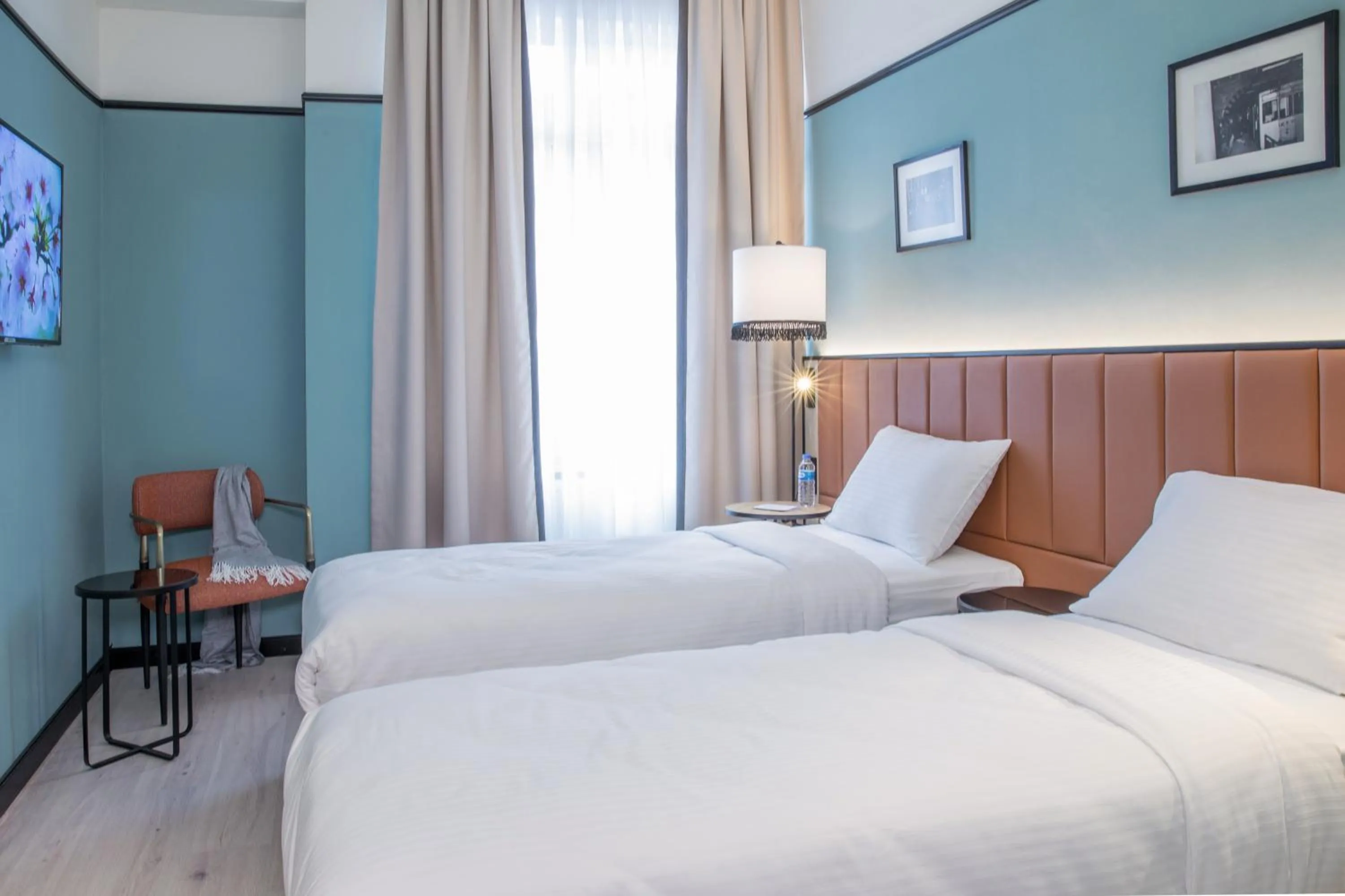 Massage, Bed in Exclusive Art Hotel