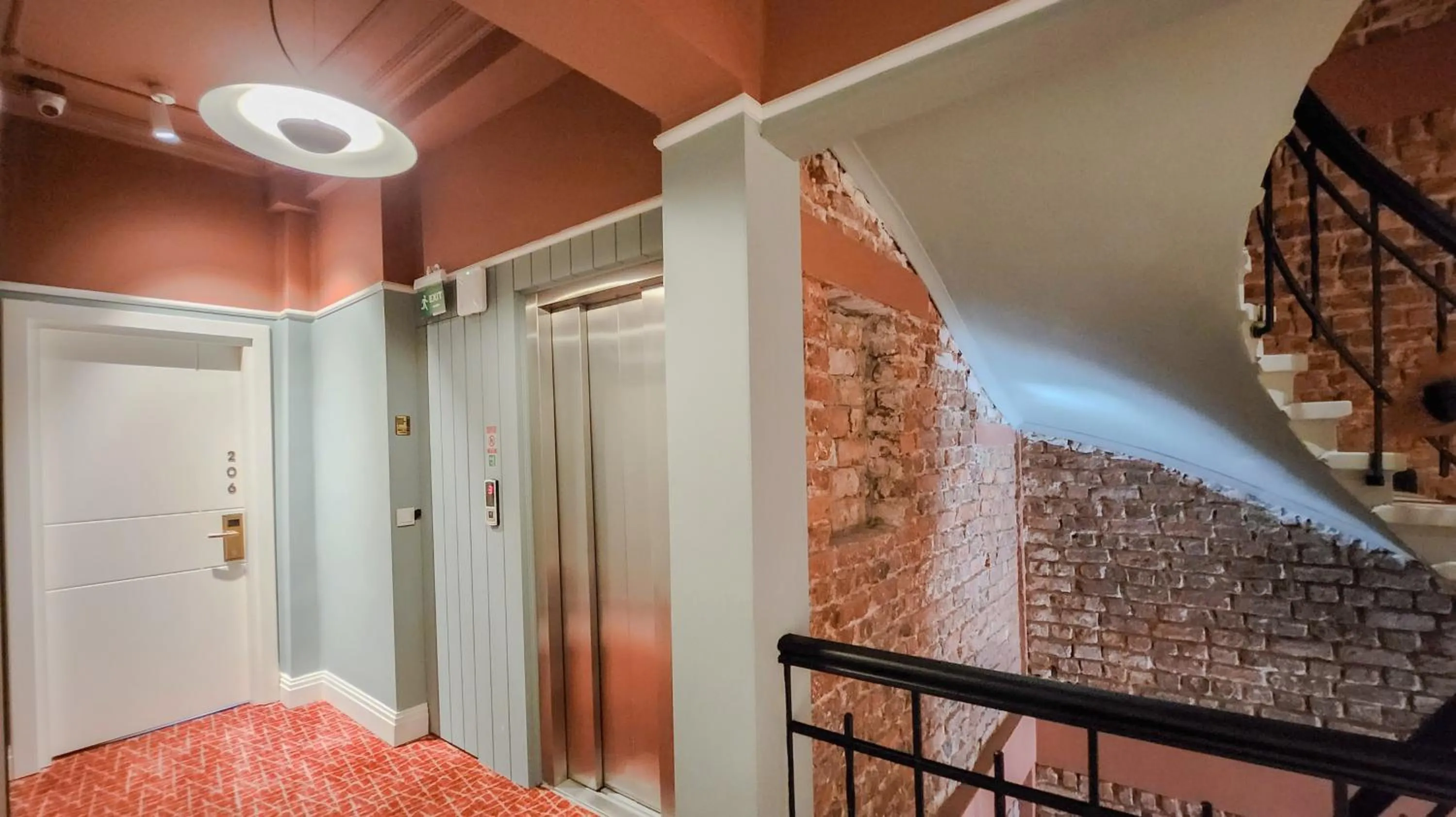 Property building, Bed in Exclusive Art Hotel