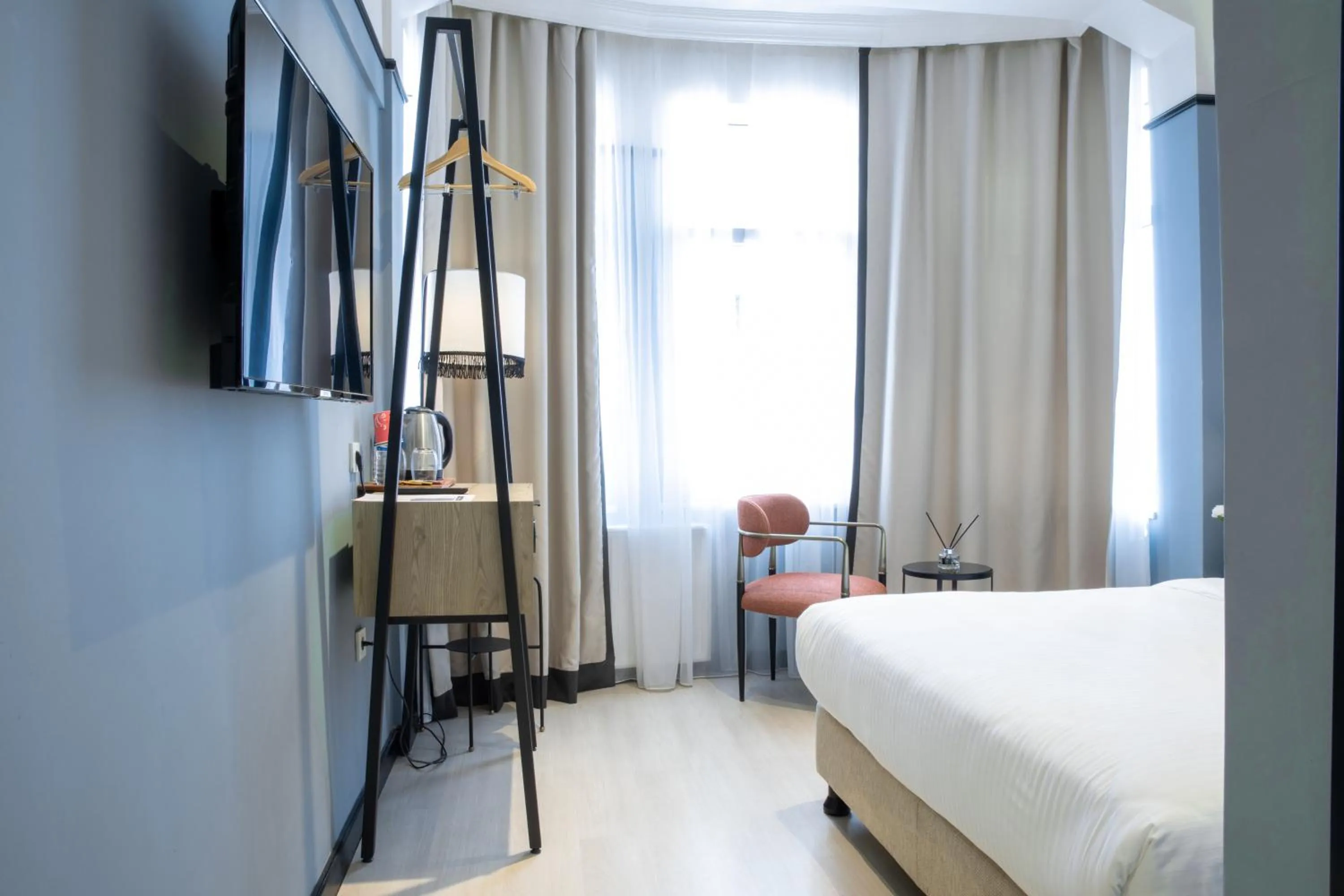 Massage, Bed in Exclusive Art Hotel