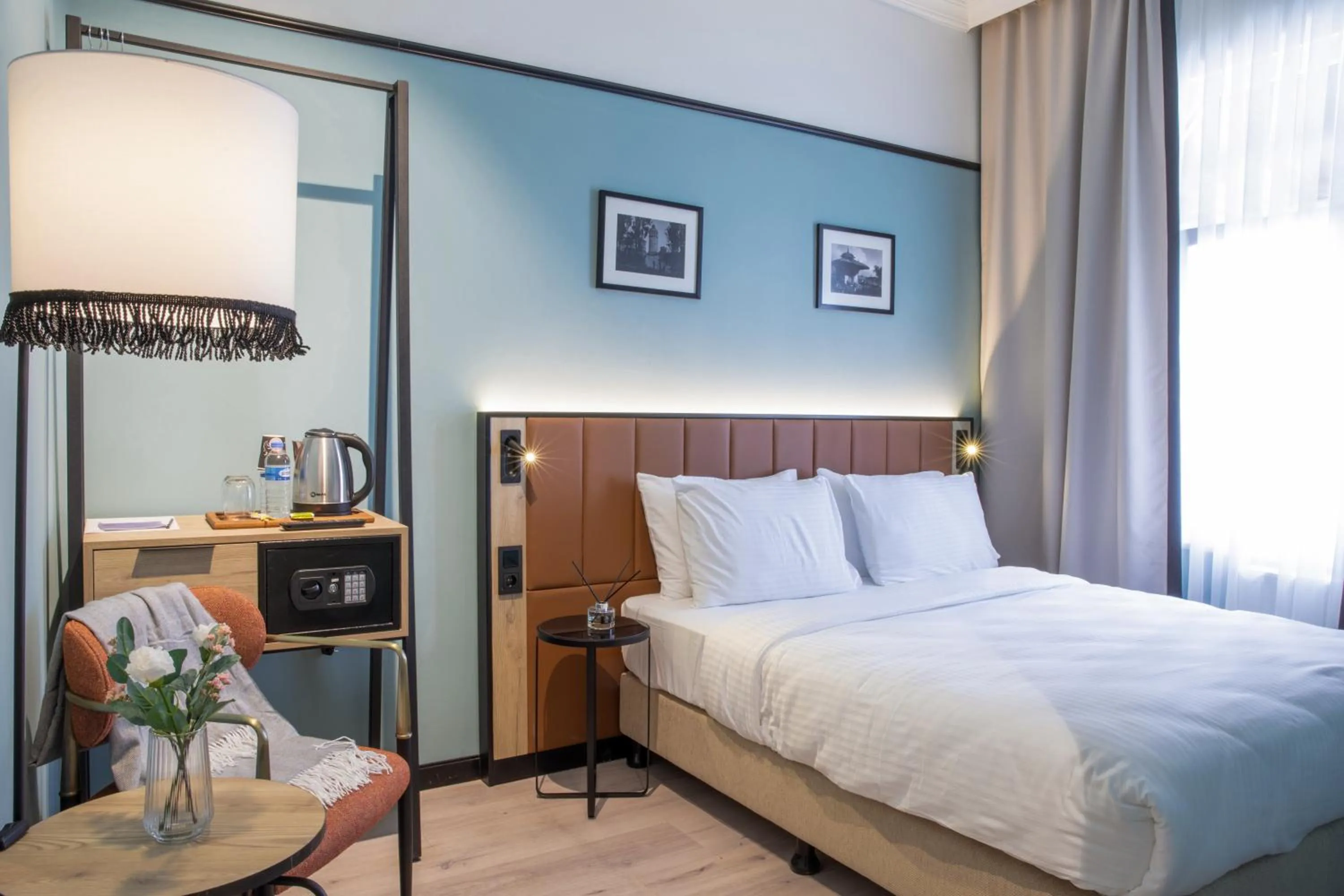 Massage, Bed in Exclusive Art Hotel