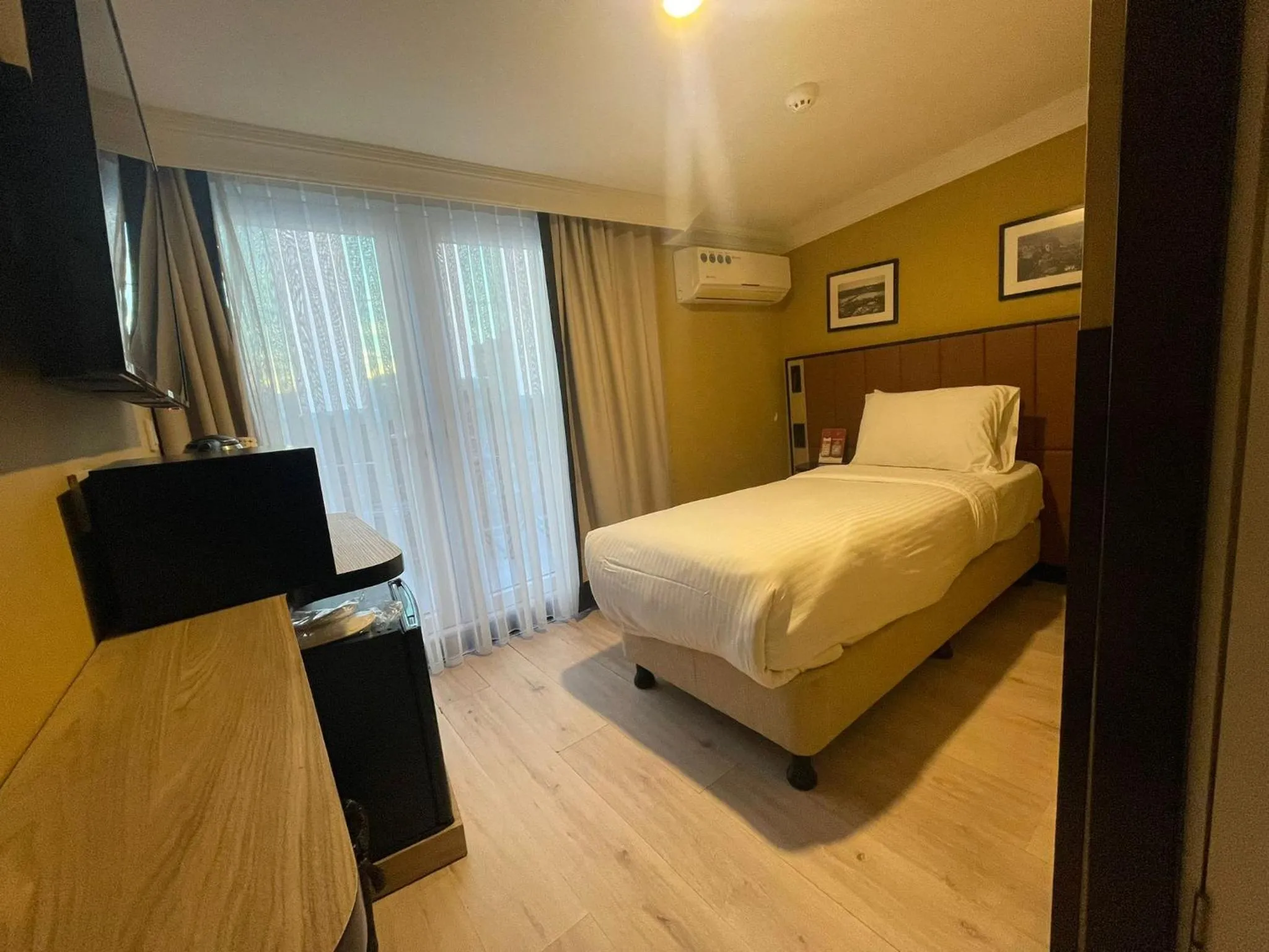 Photo of the whole room, Bed in EA Exclusive Hotel