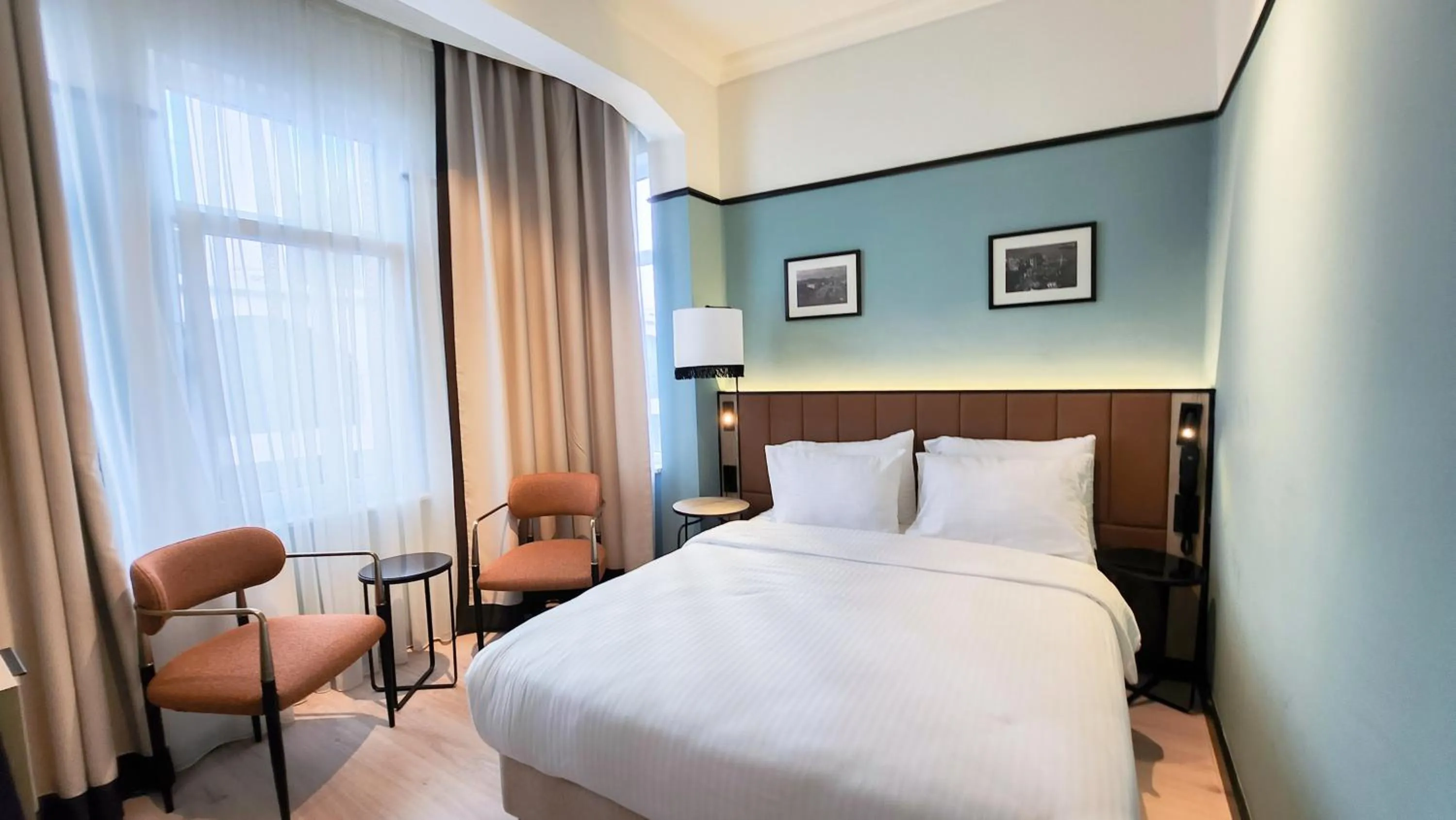 Massage, Bed in Exclusive Art Hotel