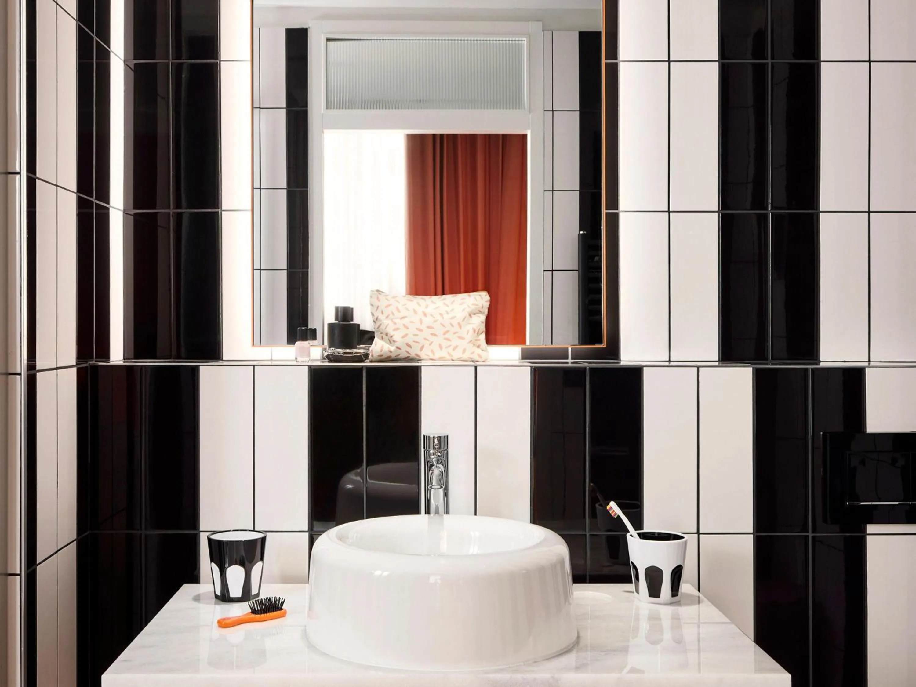 Bedroom in Mama Shelter Rennes