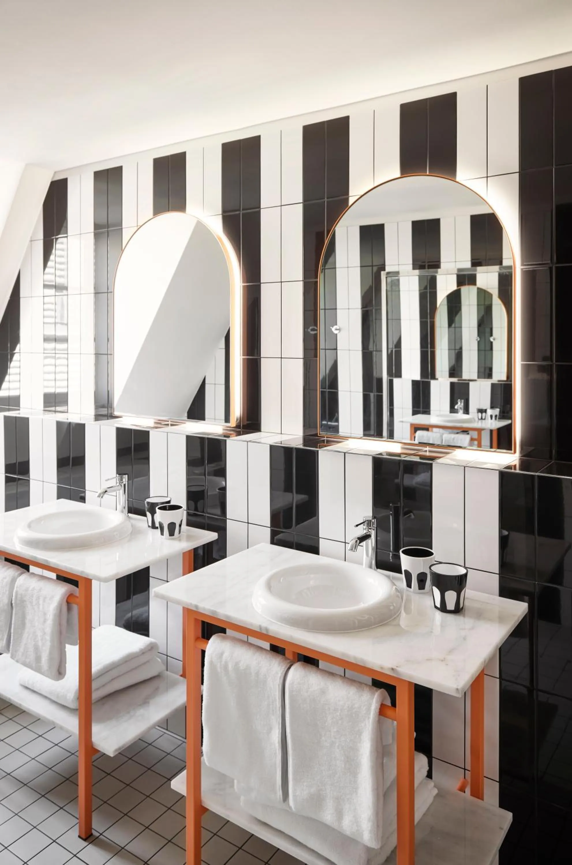 Toilet in Mama Shelter Rennes