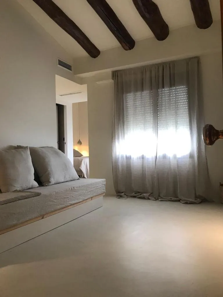 Decorative detail, Bed in Hotel Avenida