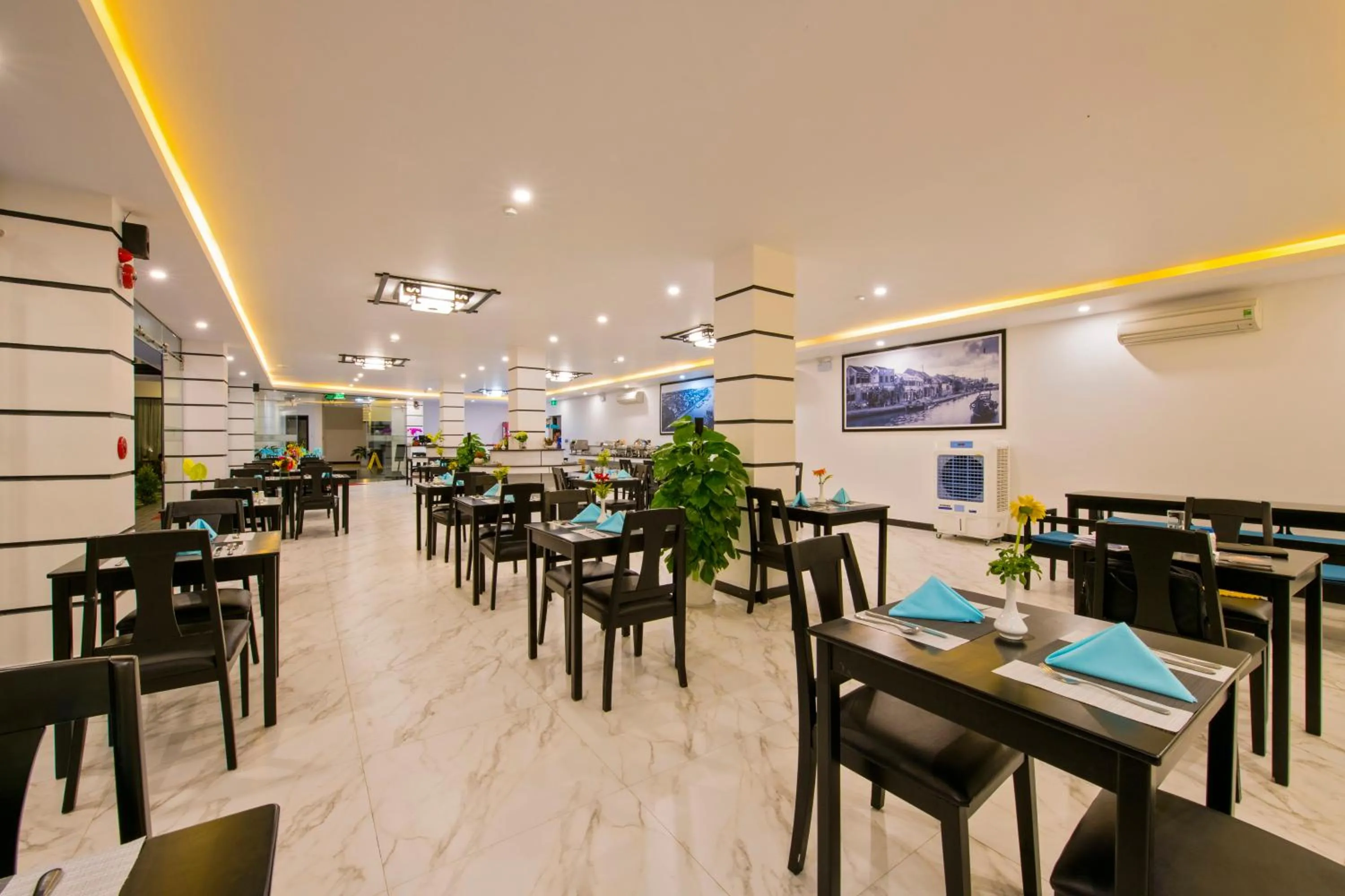 Restaurant/places to eat in Gem Riverside Hotel Hoi An