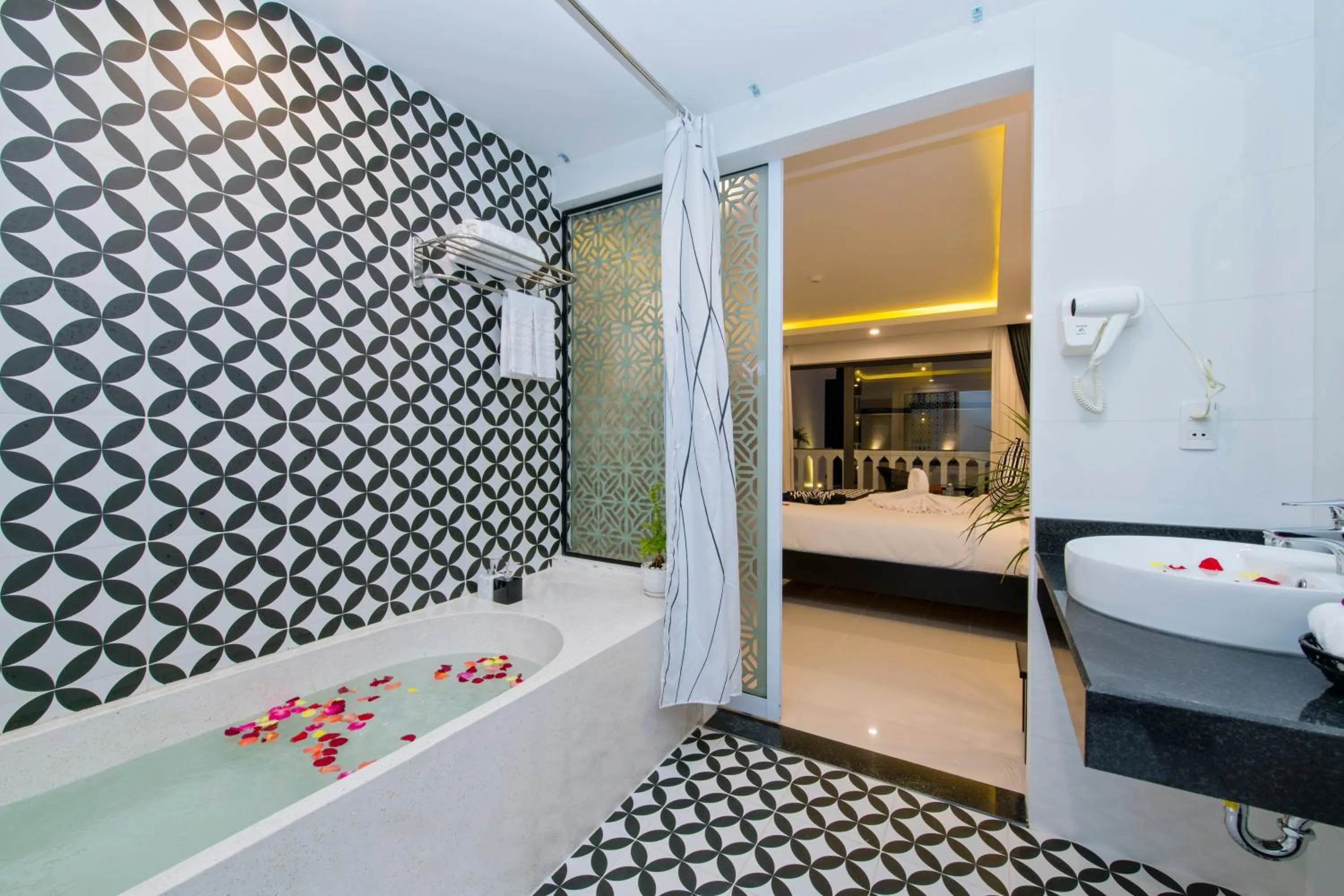 Toilet, Bed in Gem Riverside Hotel Hoi An