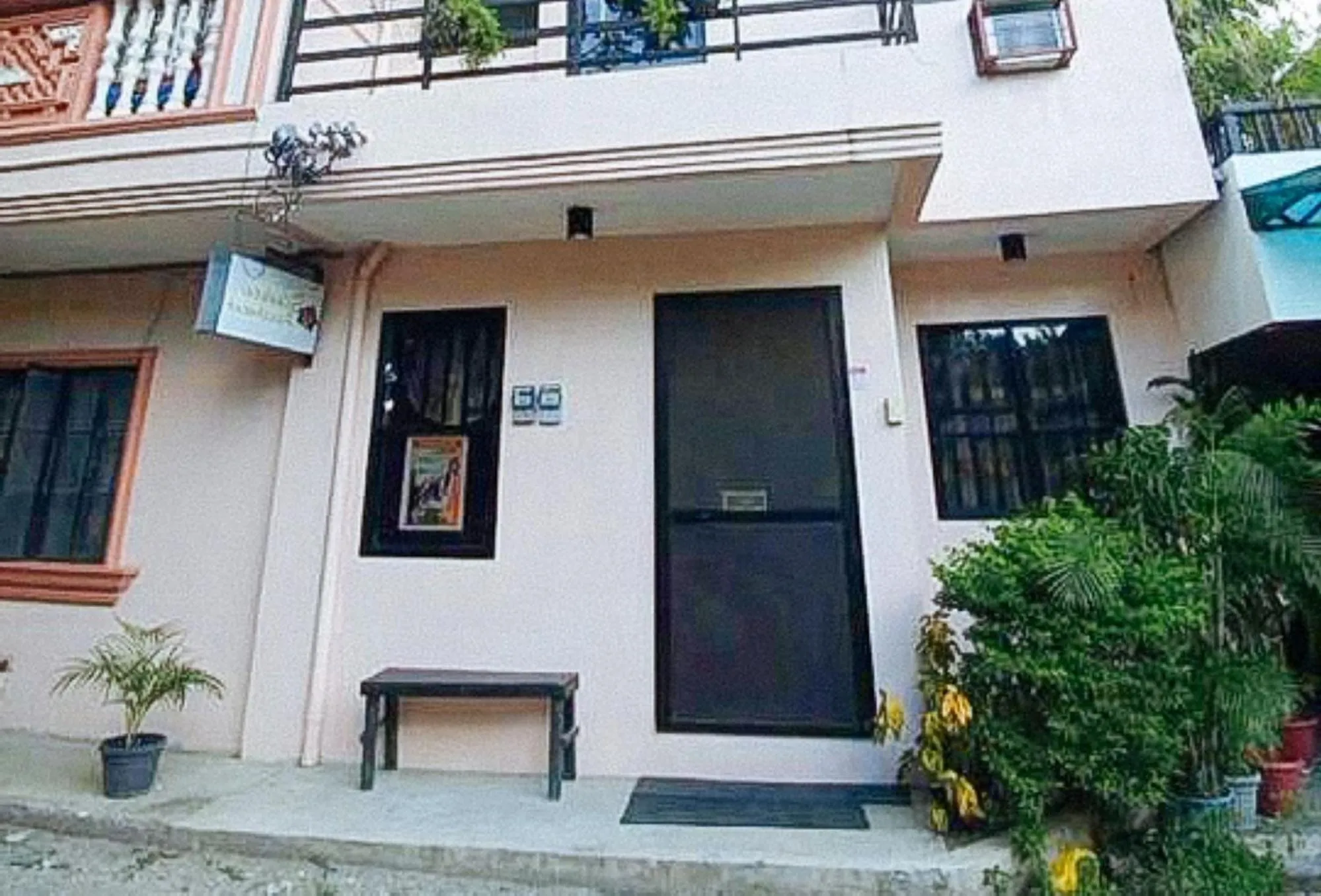 Property building in Sinoben Apartments by RedDoorz