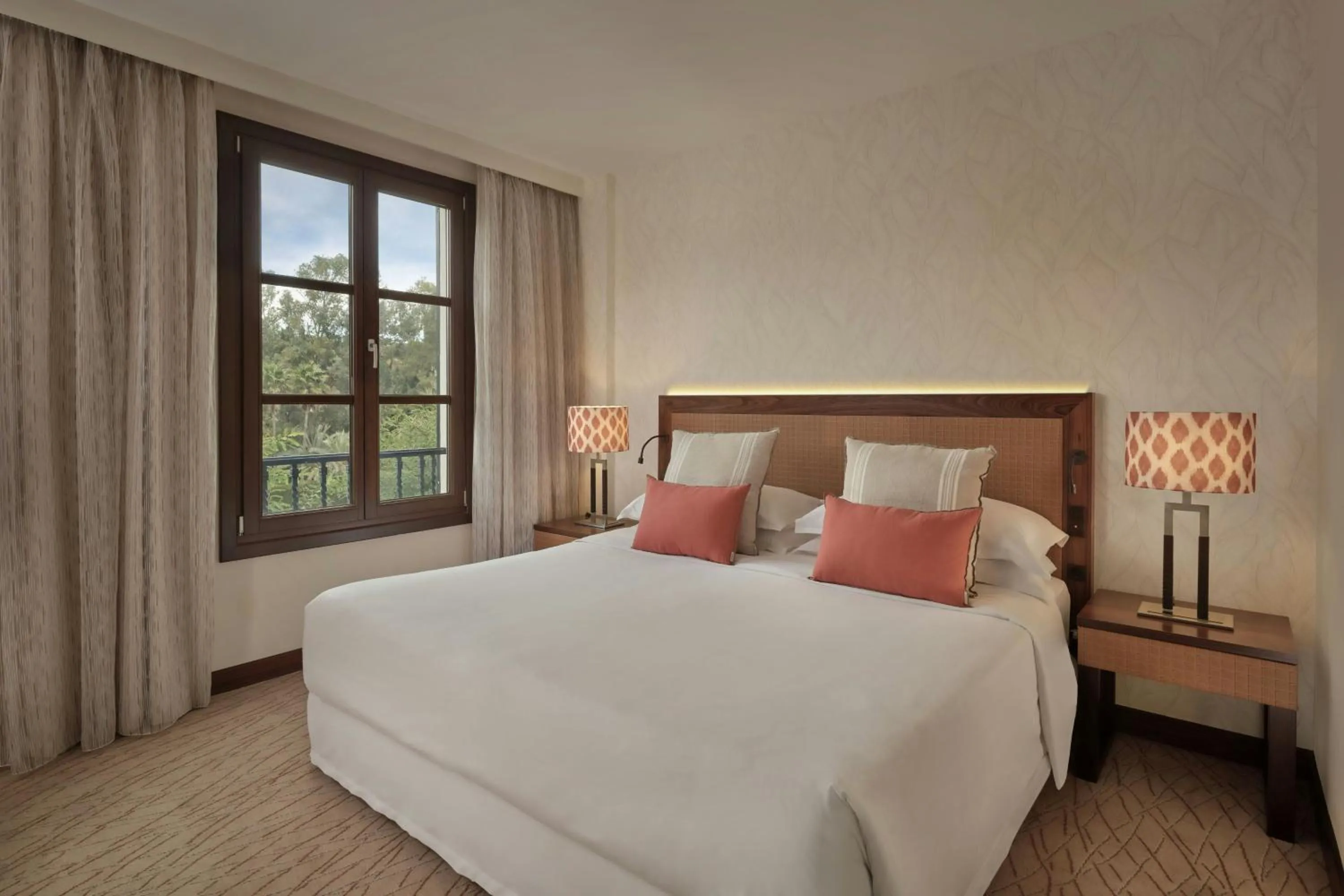 Photo of the whole room, Bed in Sheraton Mallorca Arabella Golf Hotel