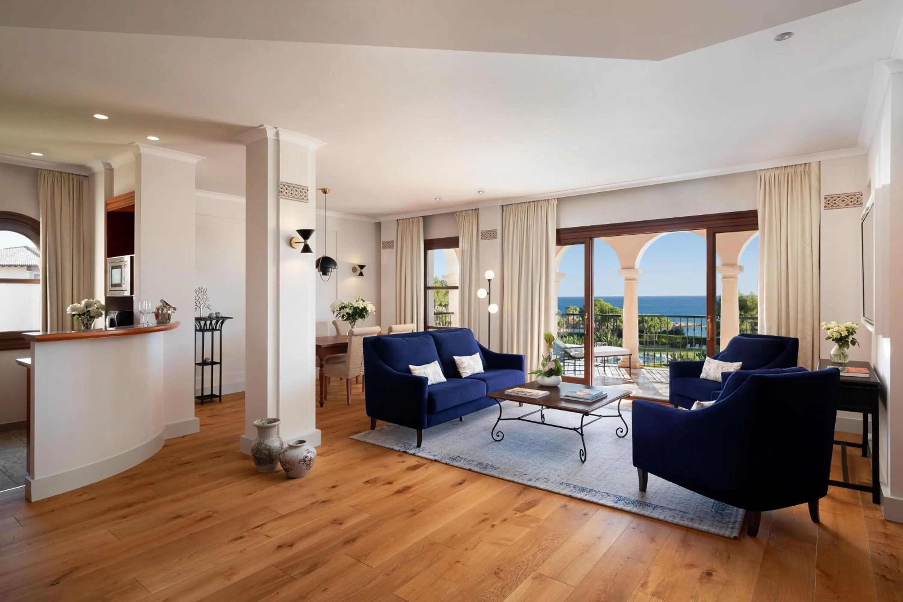 Living room in The St. Regis Mardavall Mallorca Resort