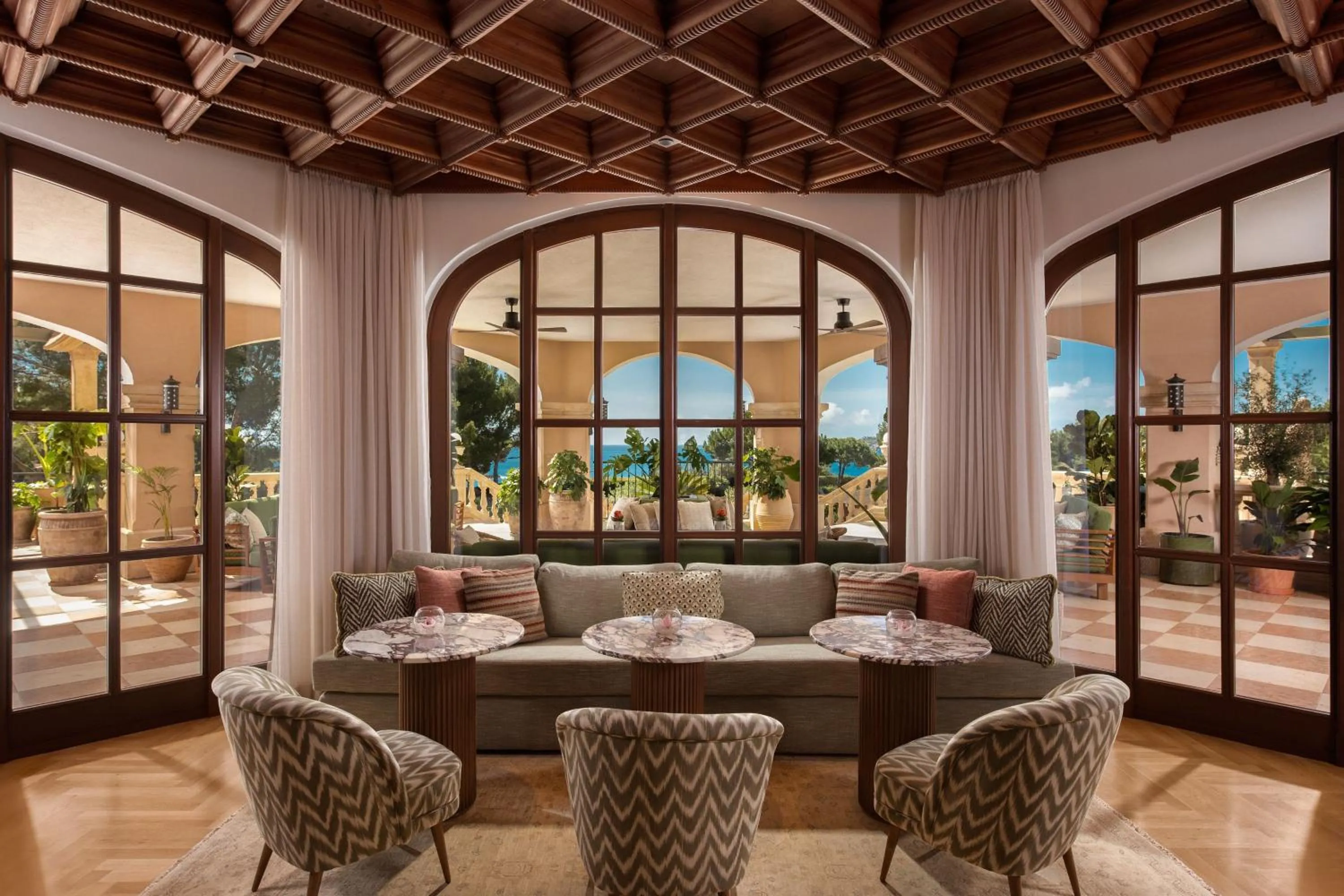 Lounge or bar in The St. Regis Mardavall Mallorca Resort