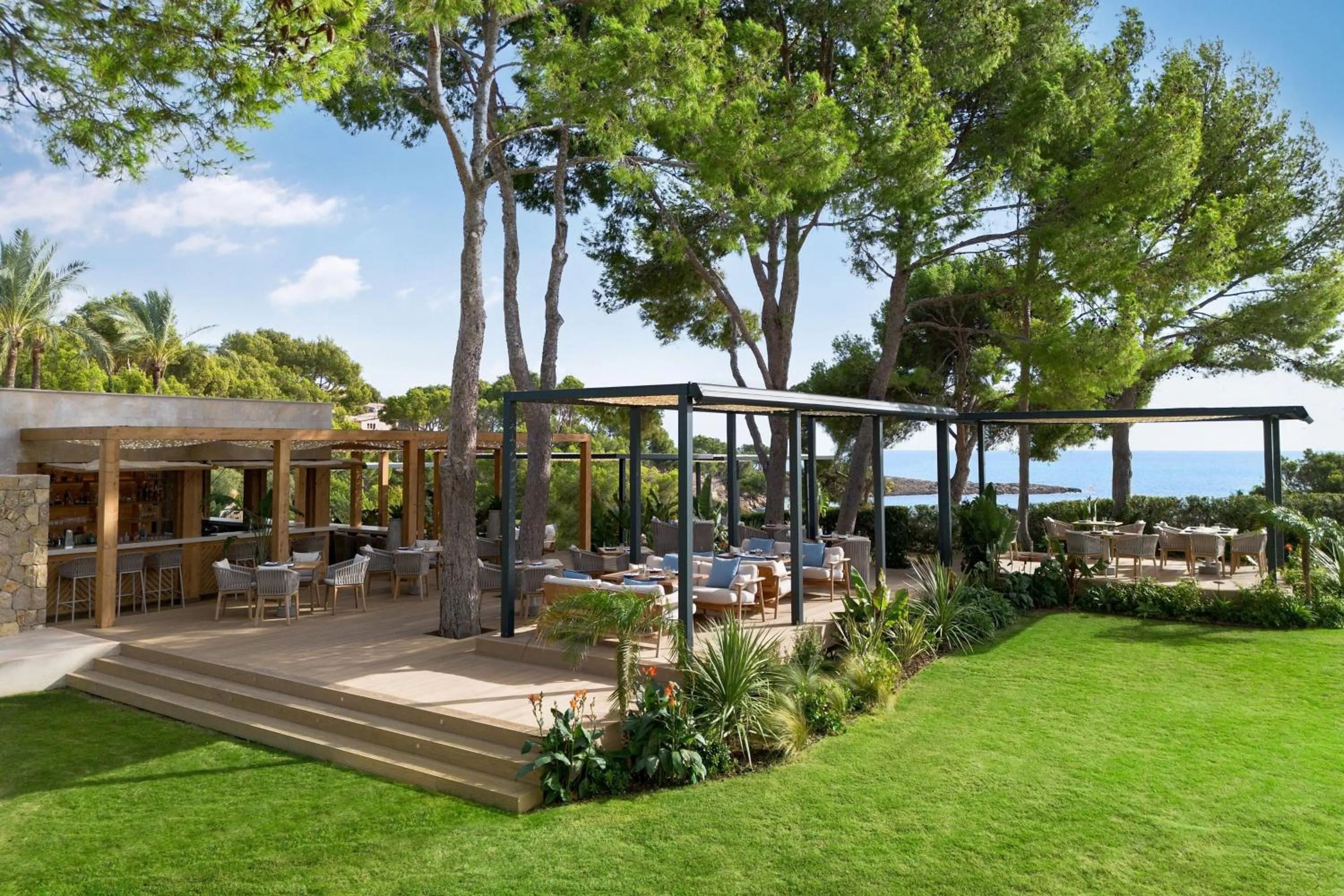 Restaurant/places to eat in The St. Regis Mardavall Mallorca Resort