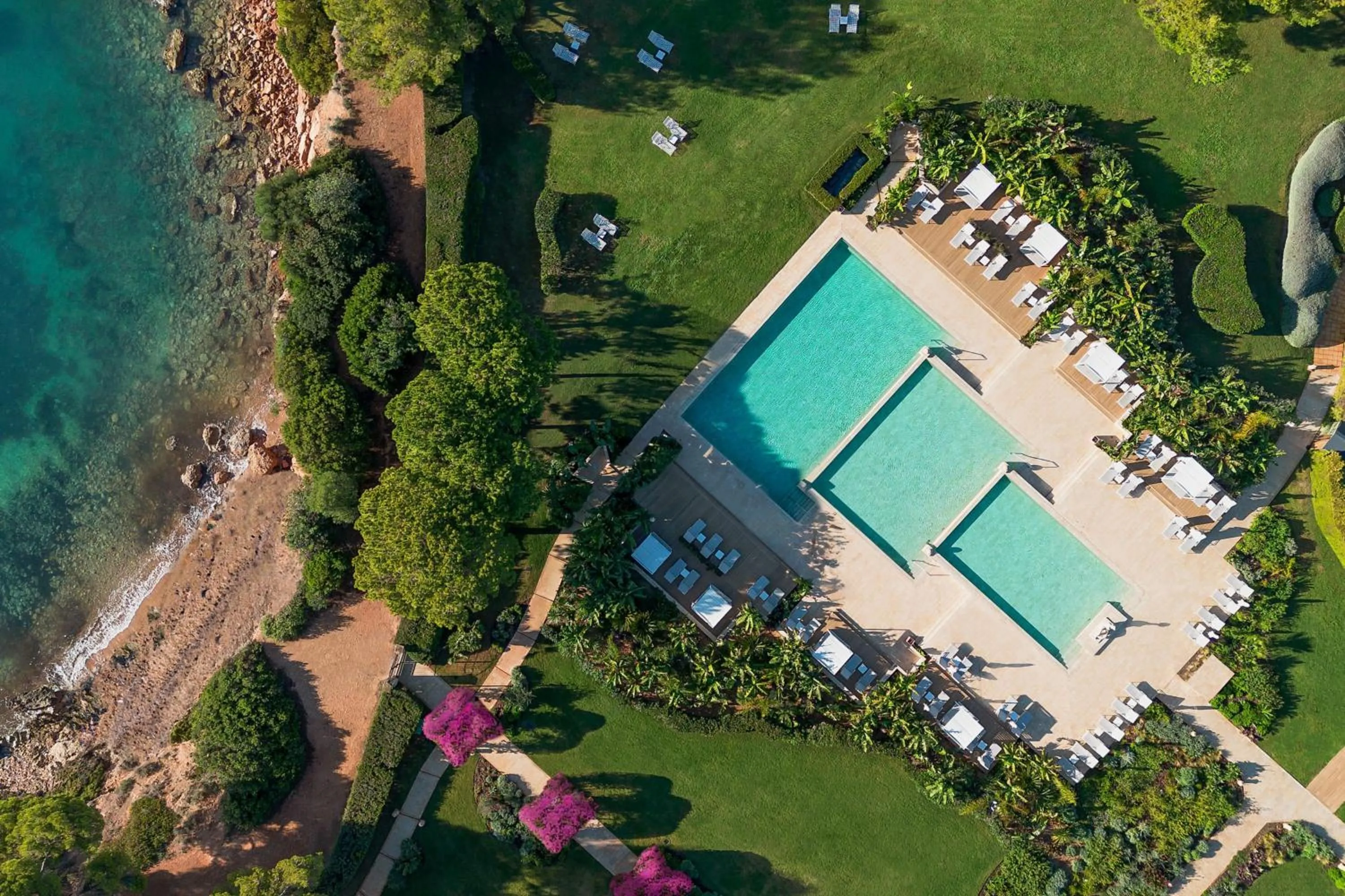 Swimming pool in The St. Regis Mardavall Mallorca Resort