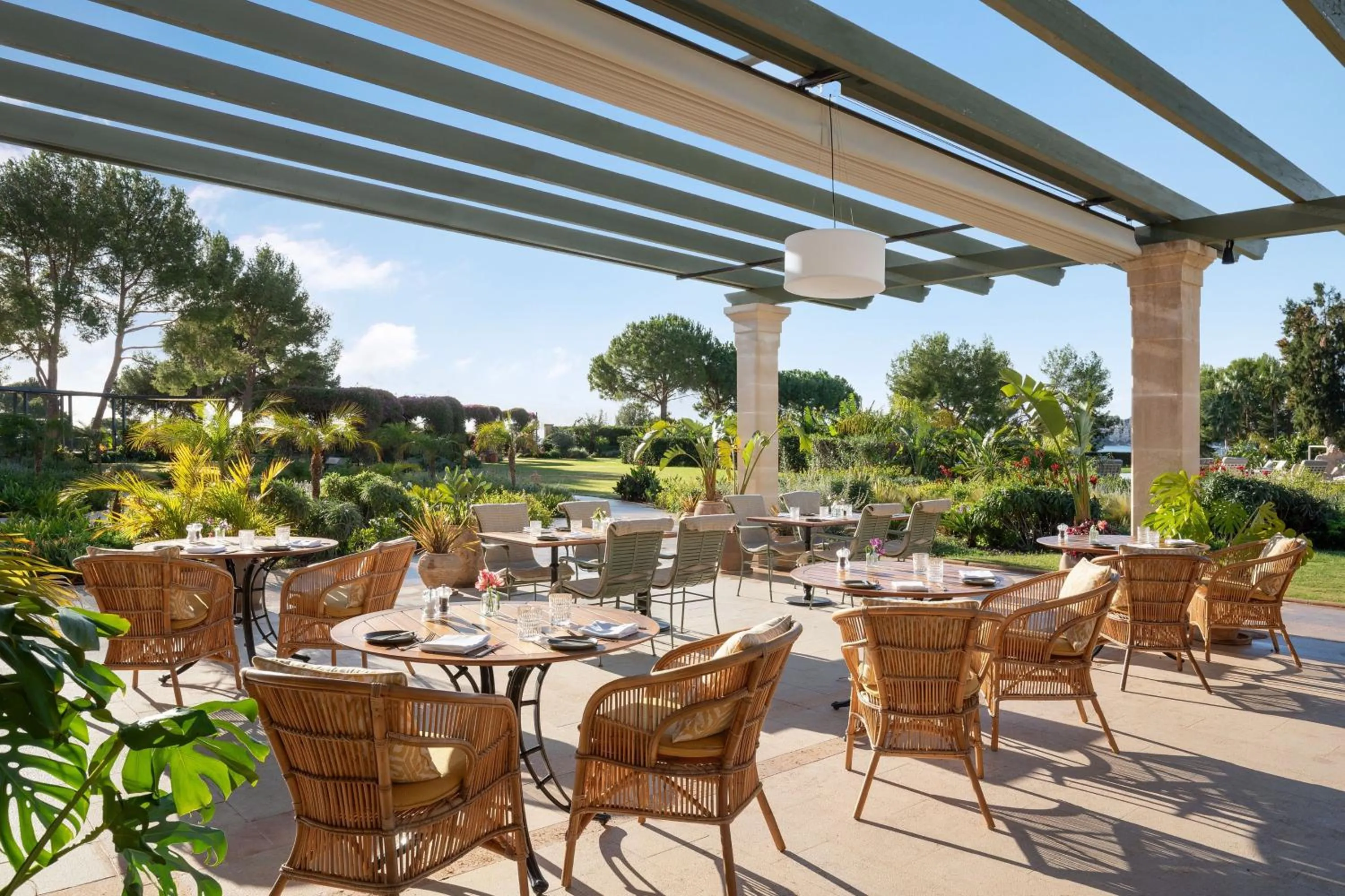 Restaurant/places to eat in The St. Regis Mardavall Mallorca Resort