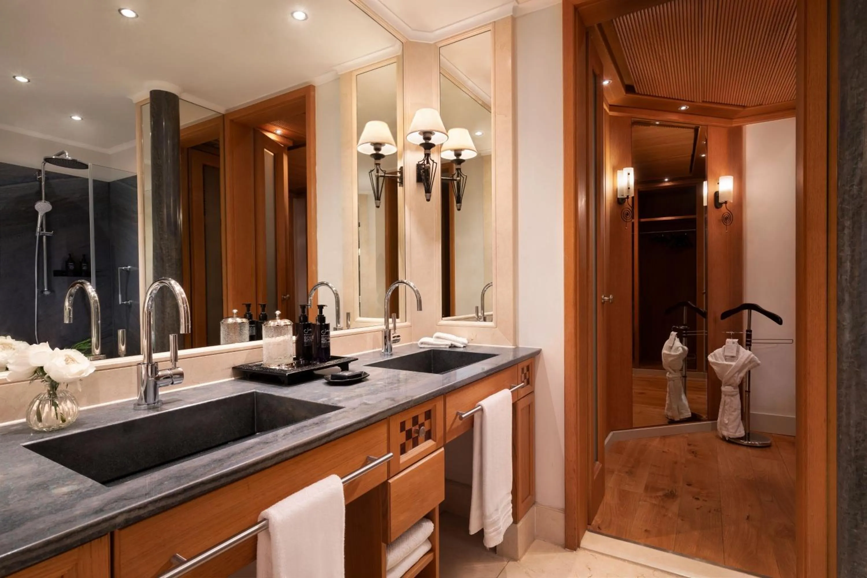 Bathroom in The St. Regis Mardavall Mallorca Resort