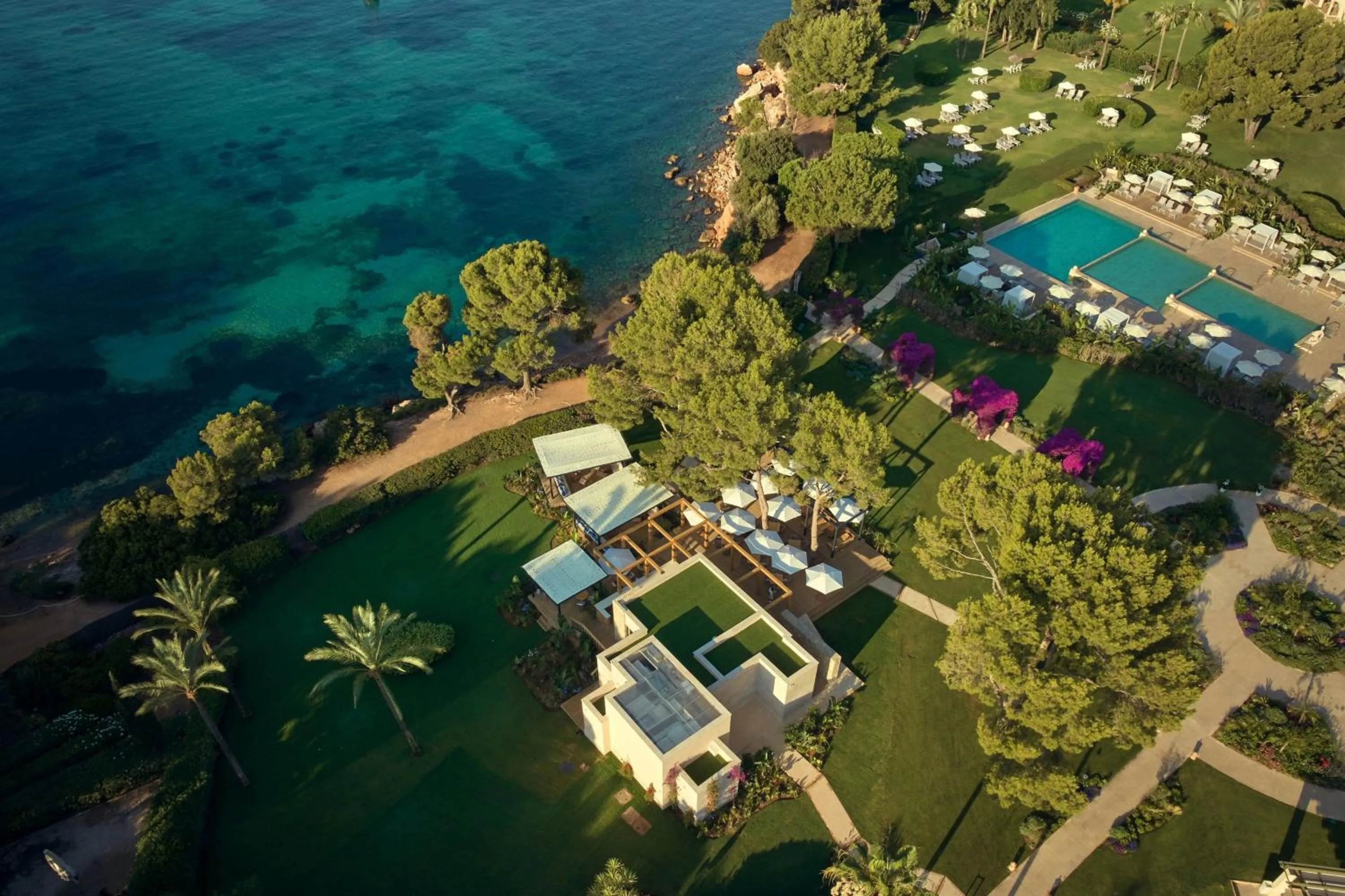 Restaurant/places to eat in The St. Regis Mardavall Mallorca Resort