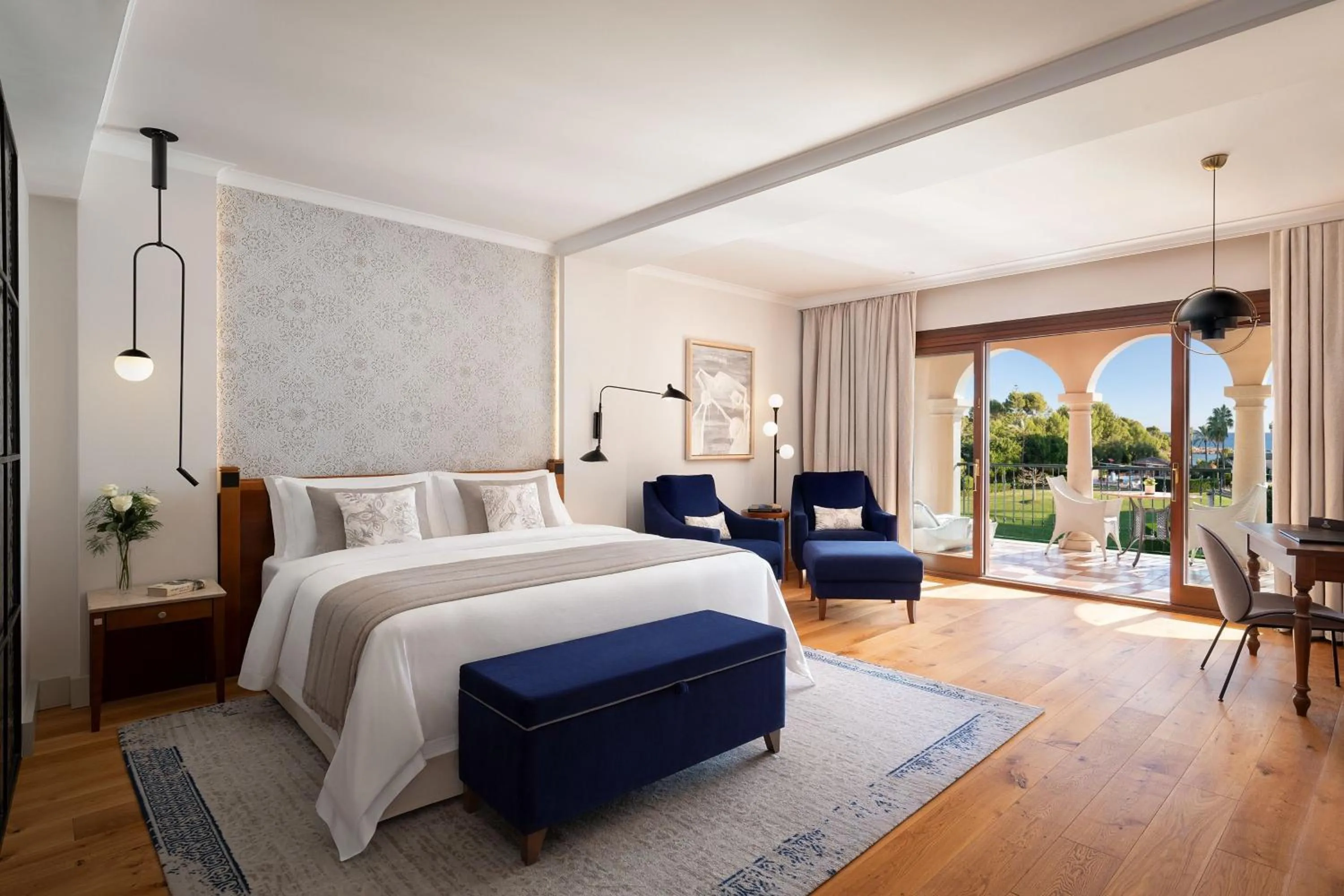 Bedroom, Bed in The St. Regis Mardavall Mallorca Resort