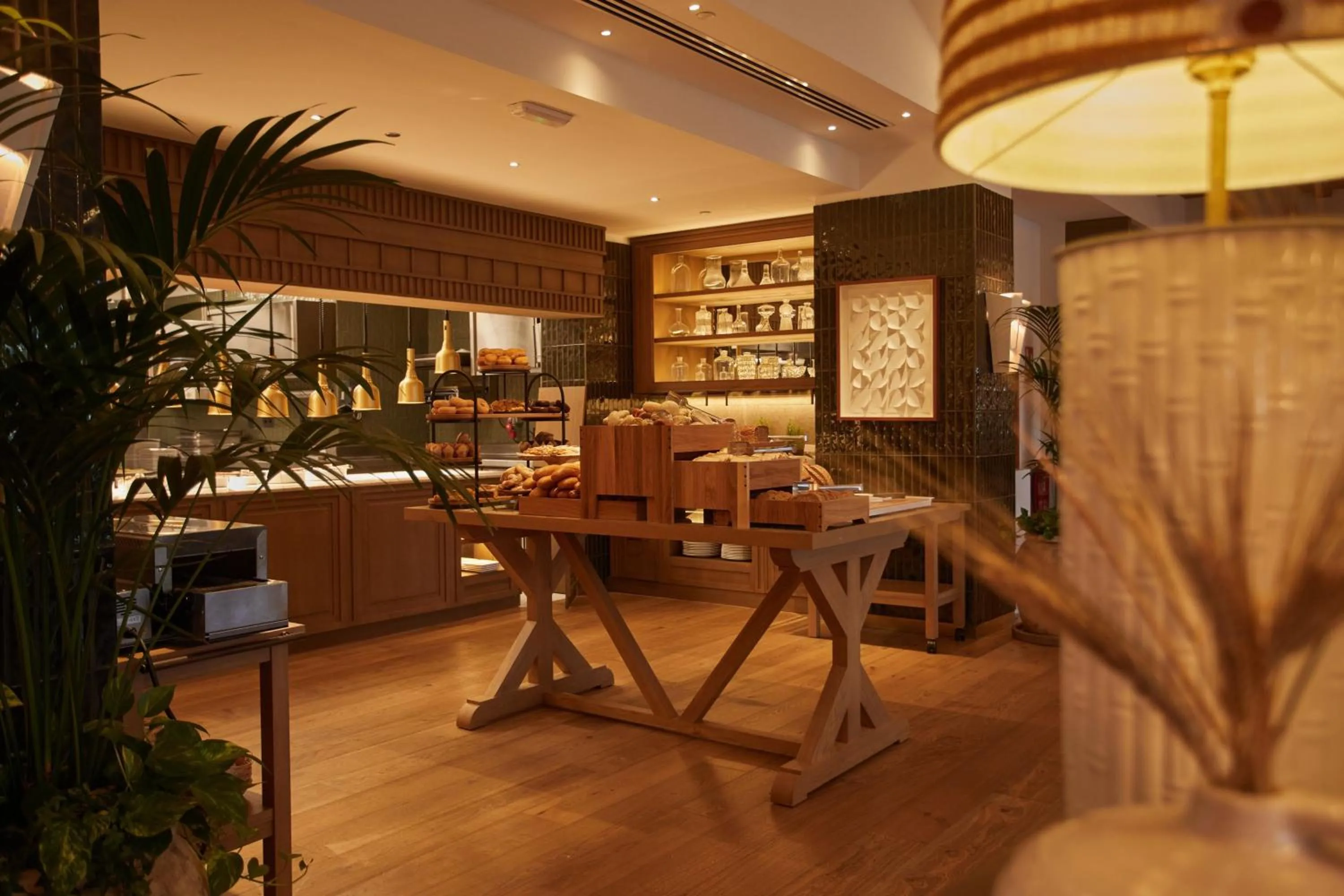 Restaurant/places to eat in The St. Regis Mardavall Mallorca Resort