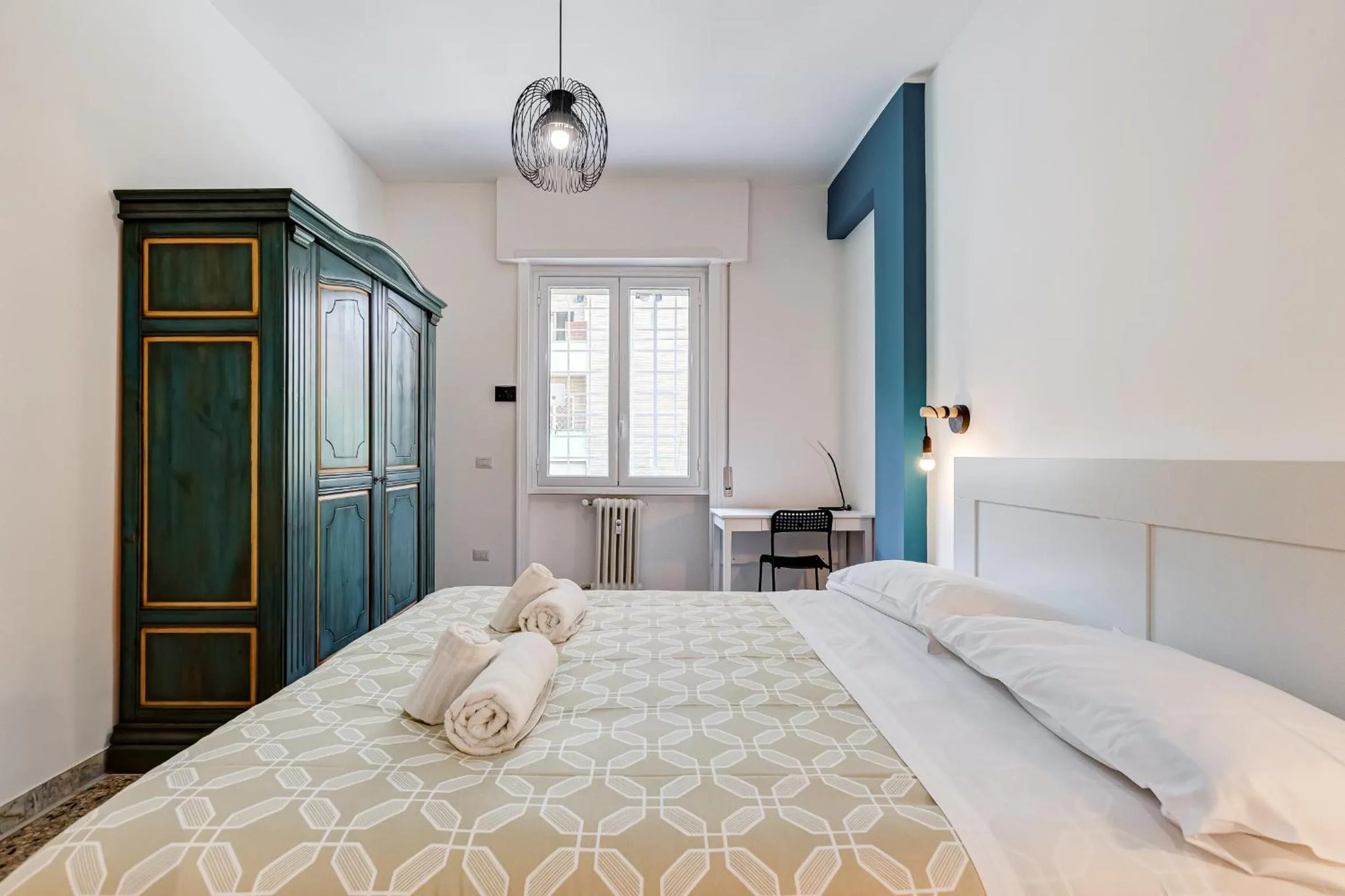 Bed in Gianicolo Apartment with Terrace