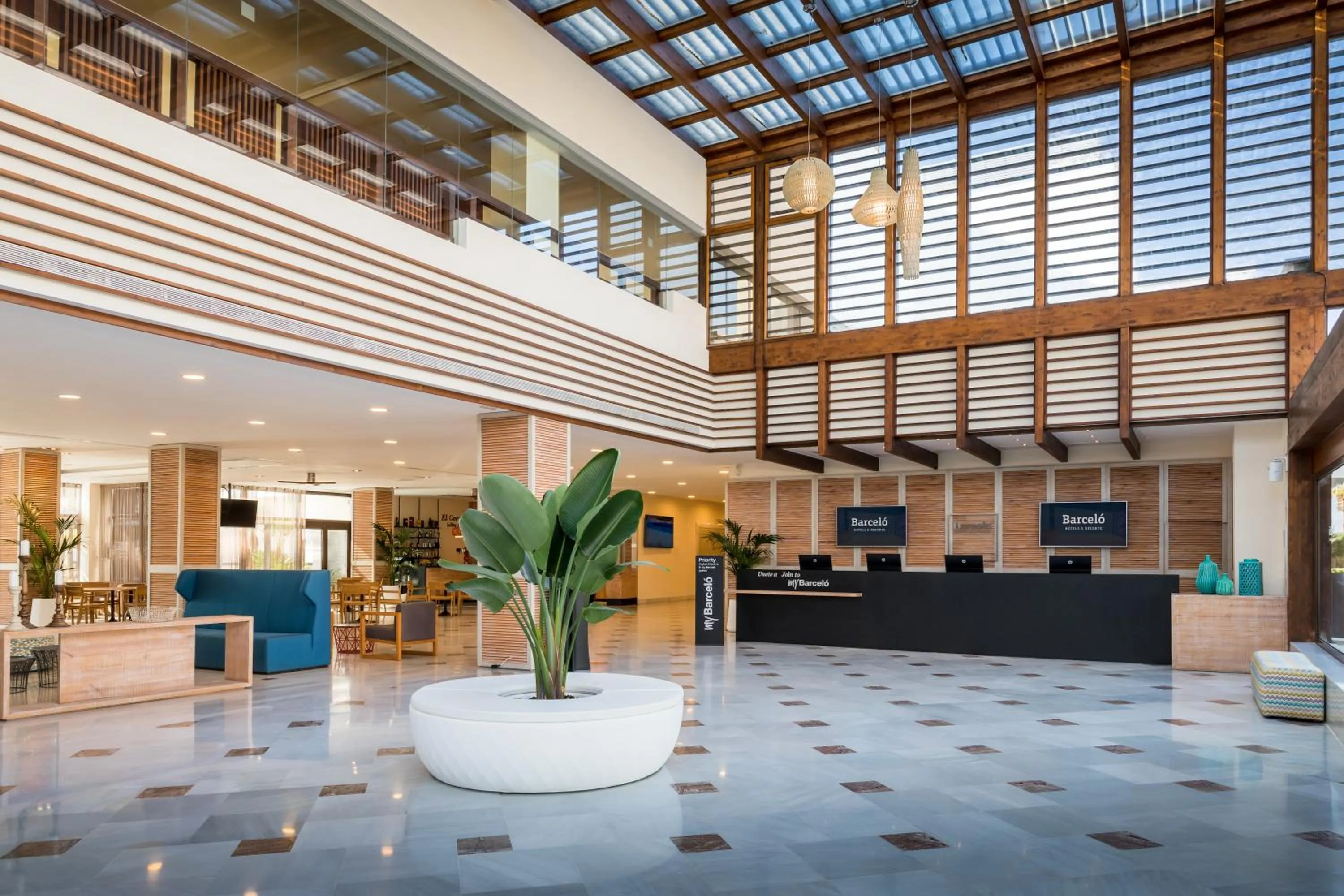 Lobby or reception in Barceló Cabo de Gata