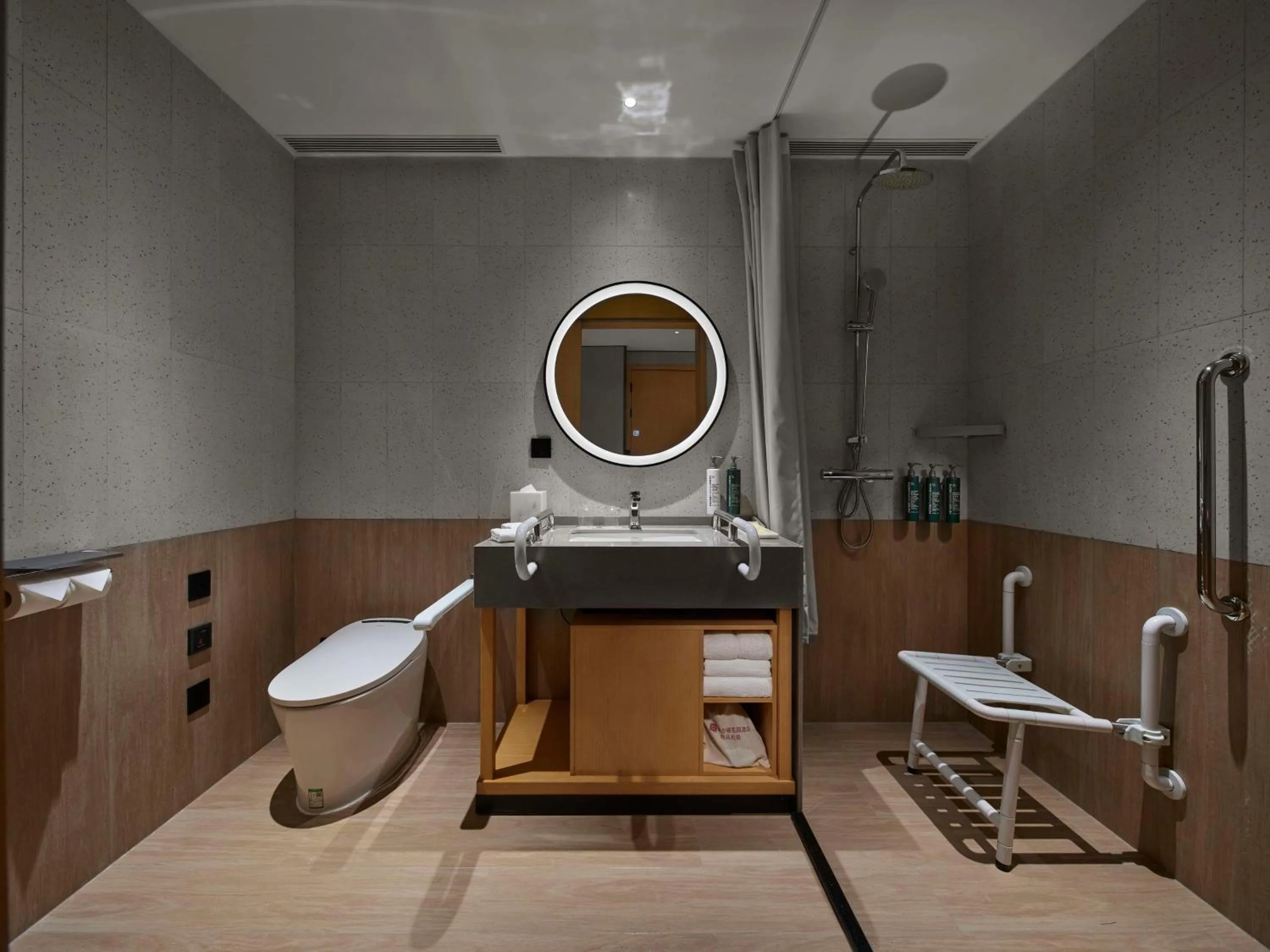 Bathroom in Hilton Garden Inn Beijing Daxing International Airport