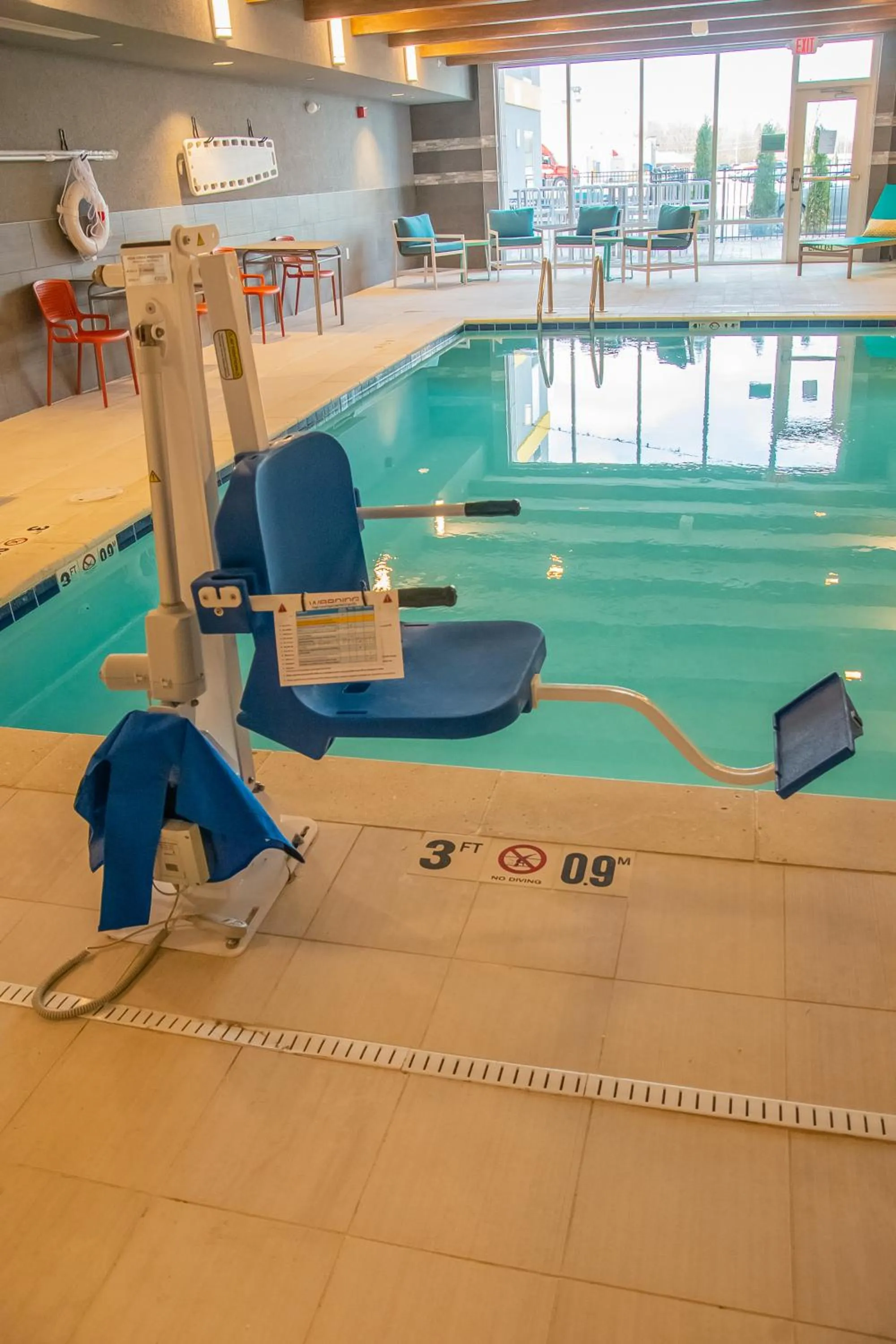 Swimming pool in Home2 Suites By Hilton Logansport