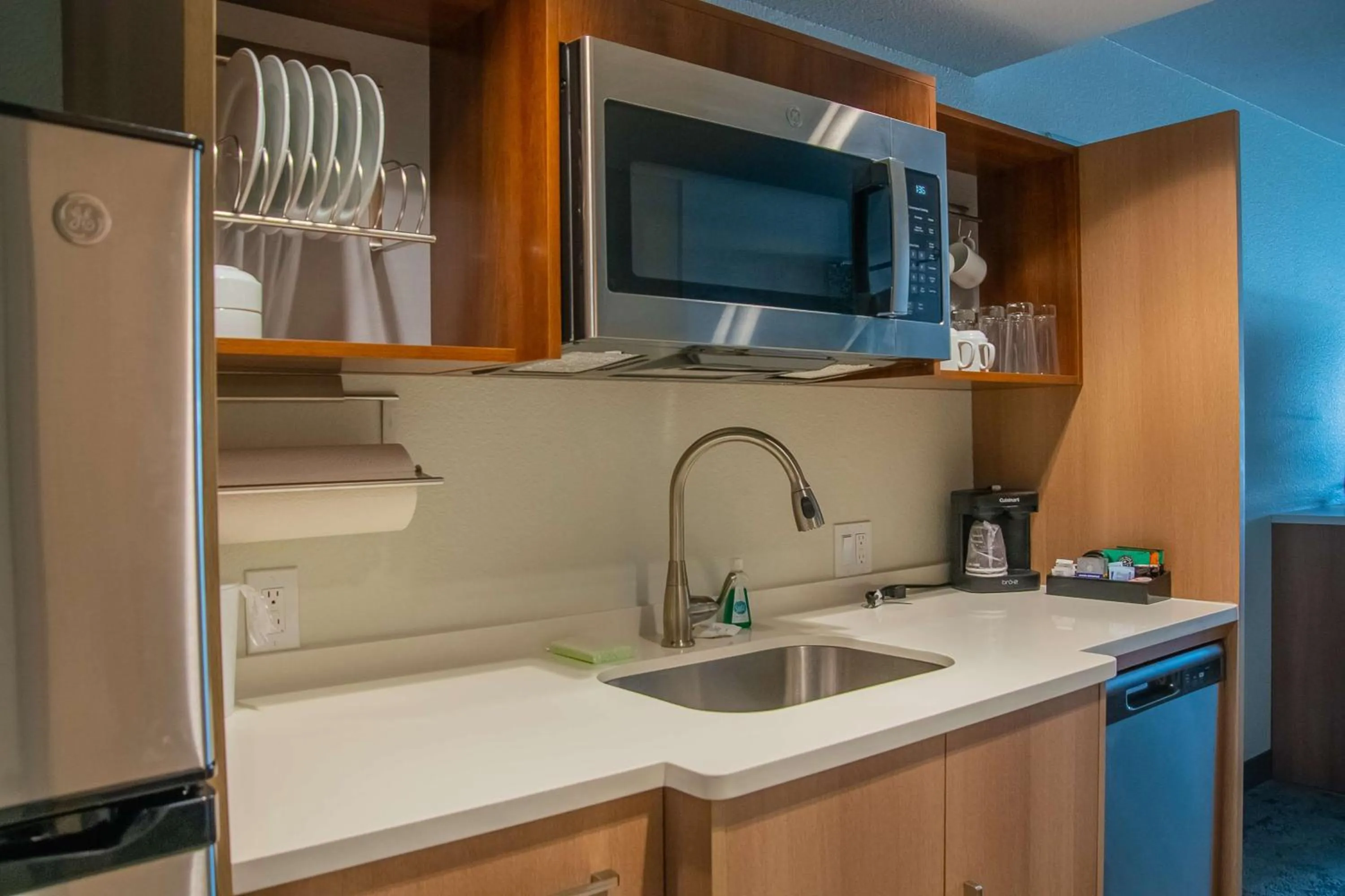 Kitchen or kitchenette in Home2 Suites By Hilton Logansport