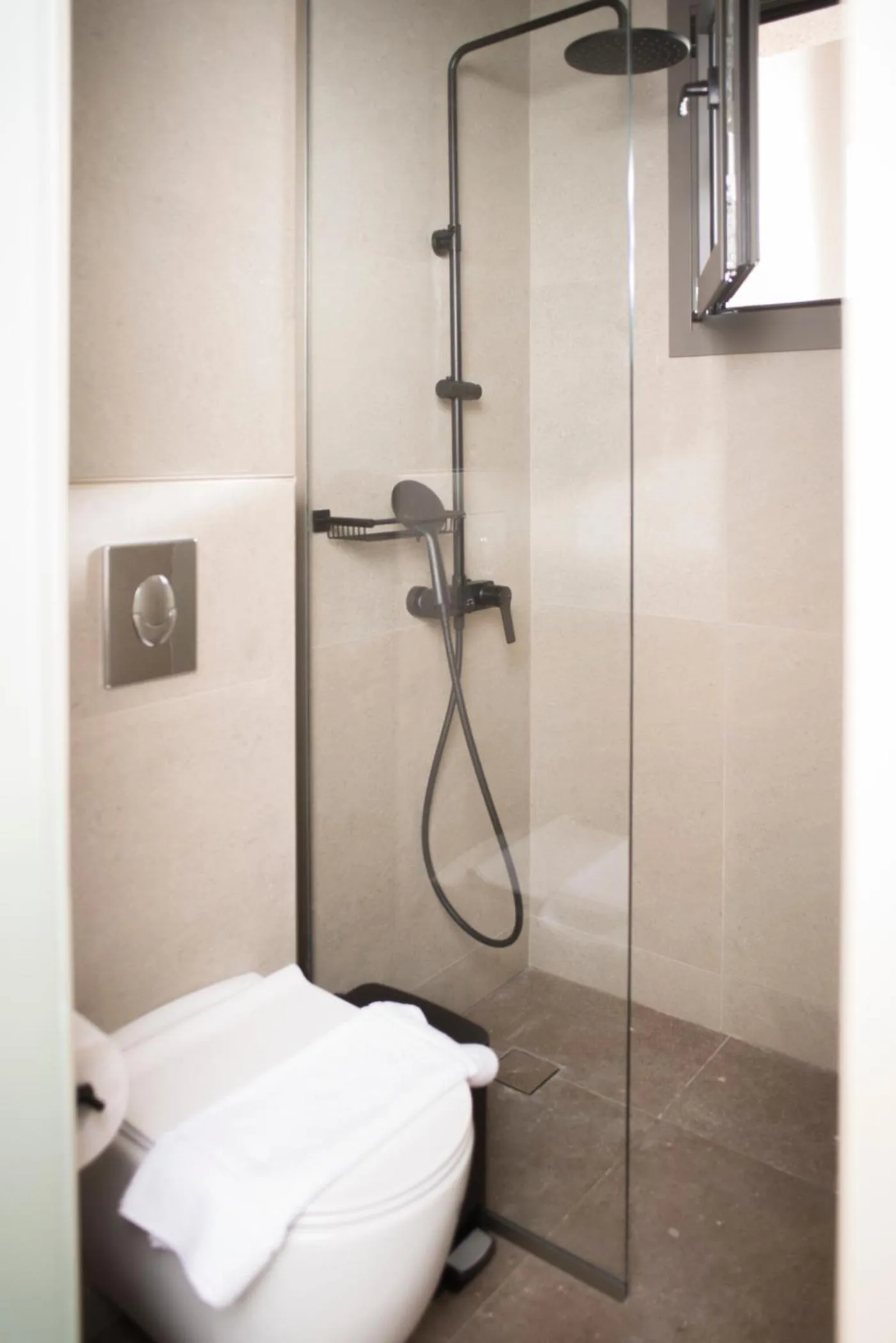 Shower in Elaia Grove