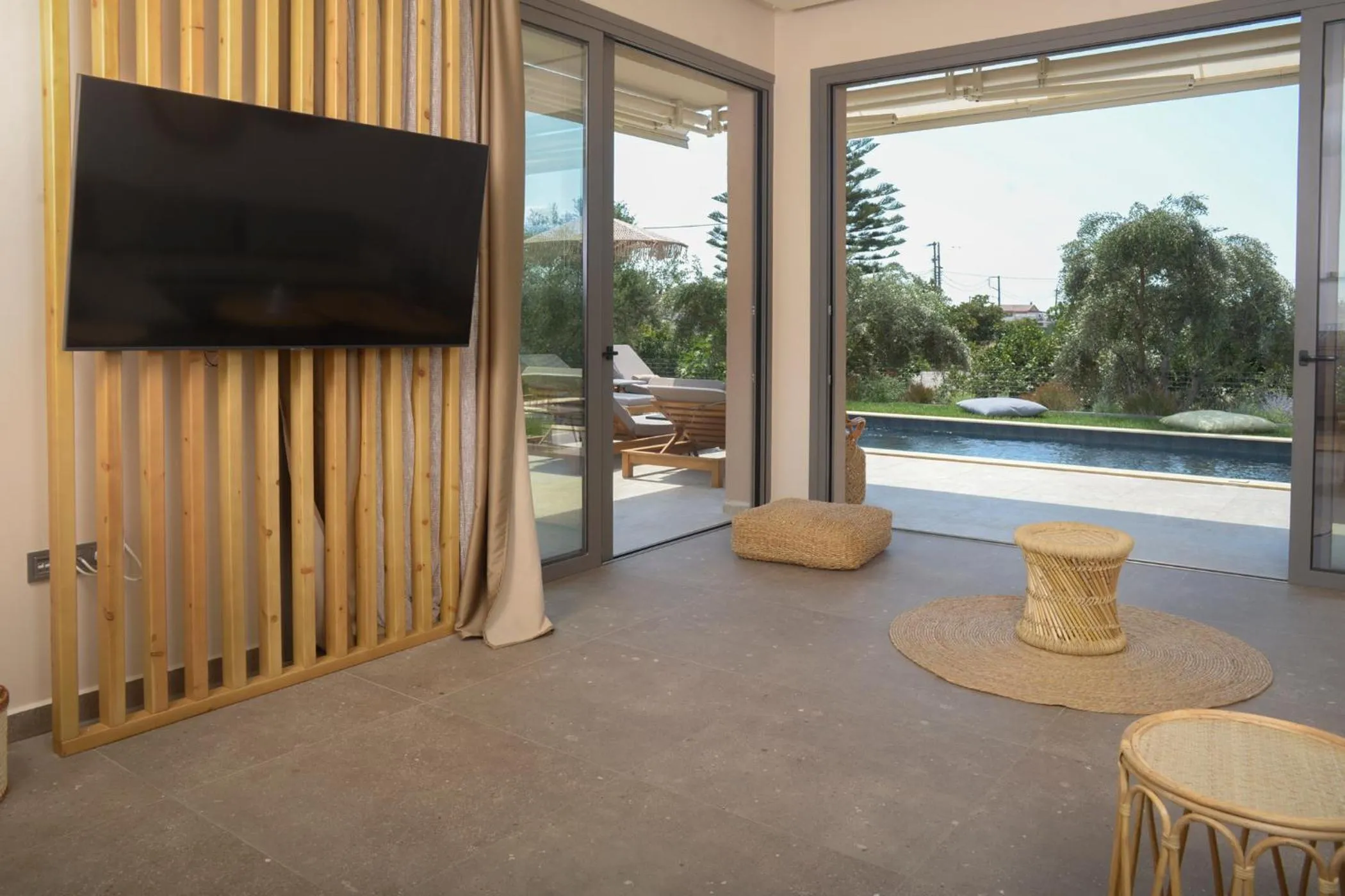 TV and multimedia in Elaia Grove