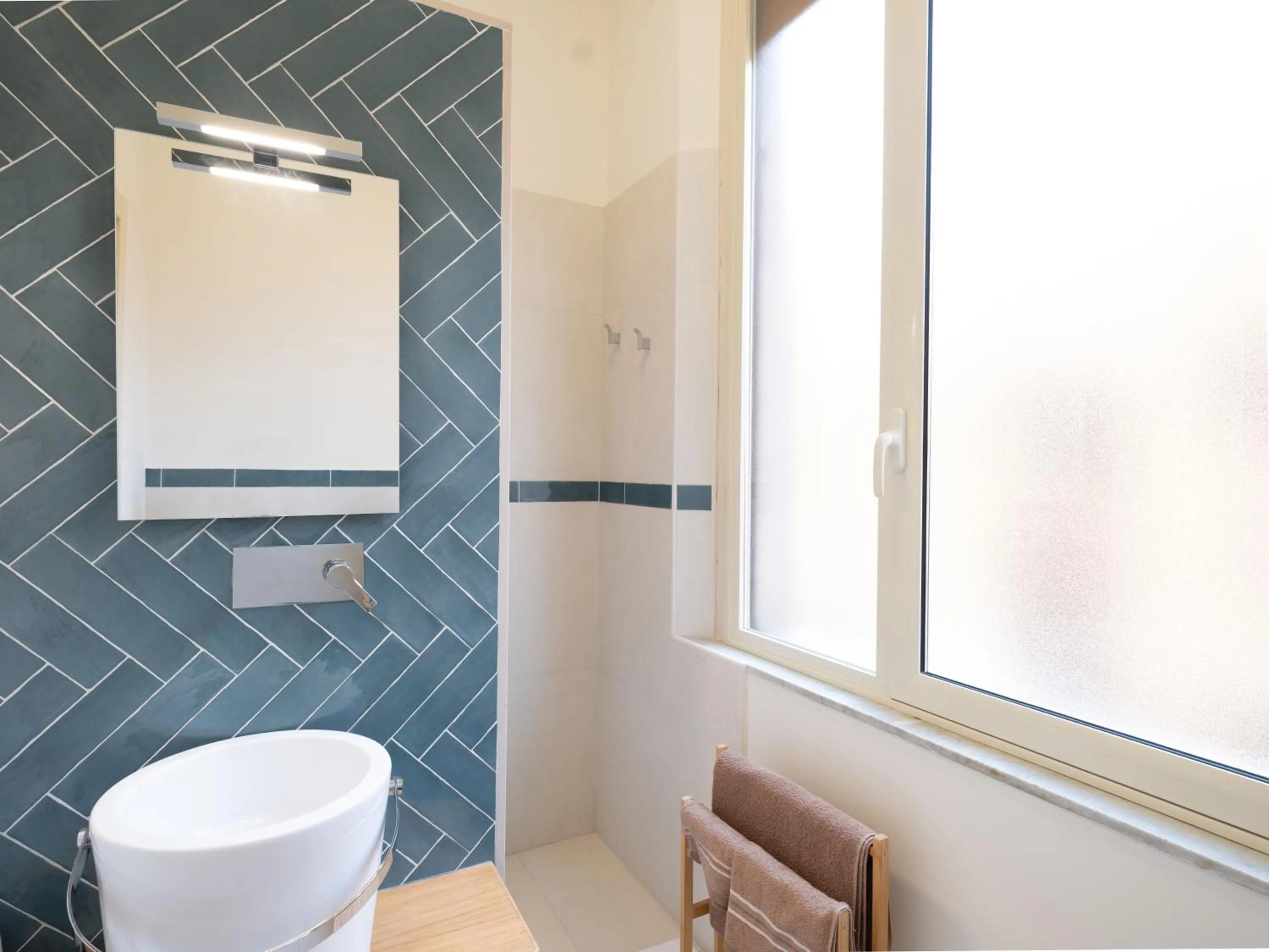 Shower, Bathroom in MY HOUSE URBAN LUXURY B&B