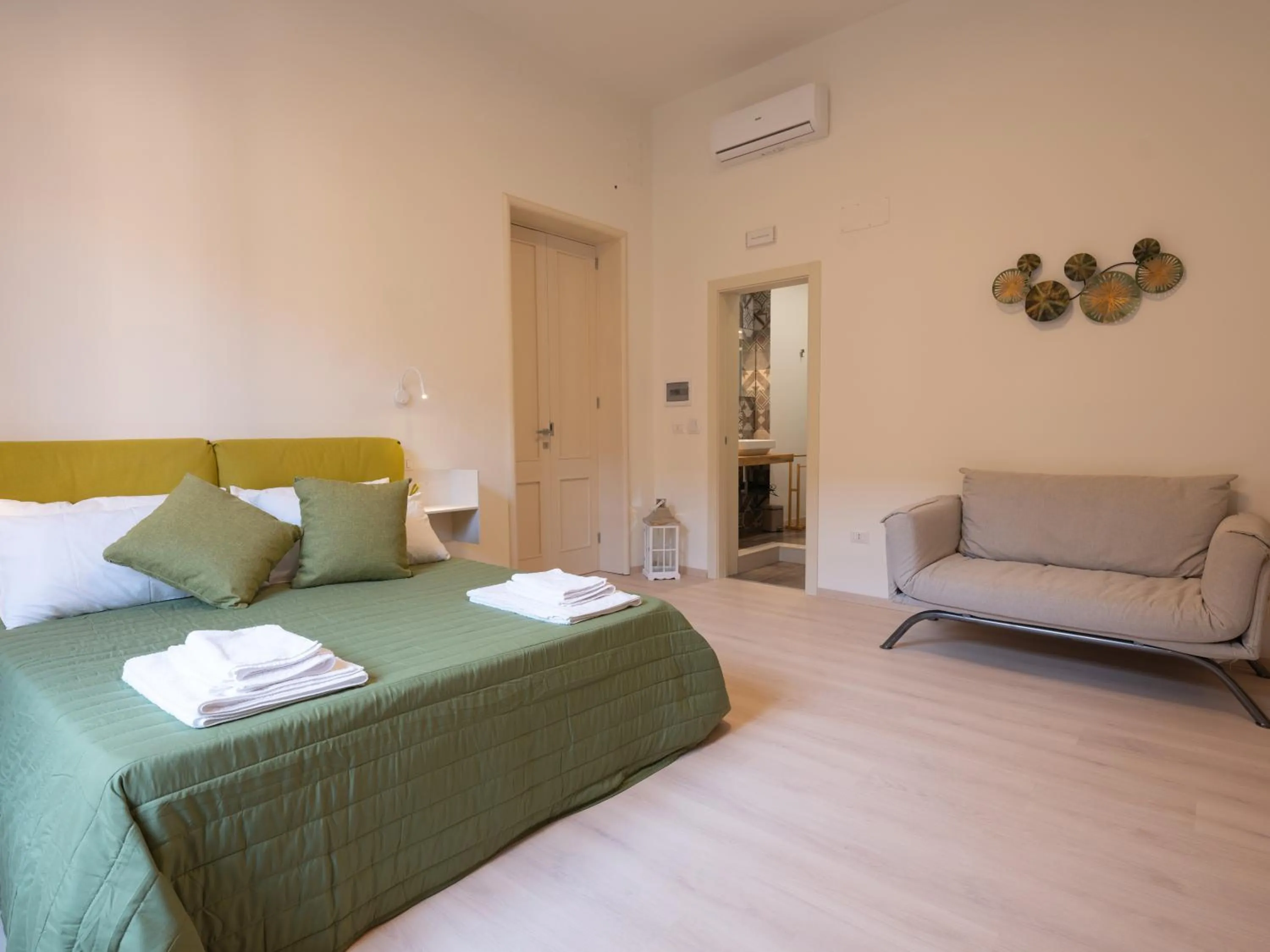 Bed in MY HOUSE URBAN LUXURY B&B