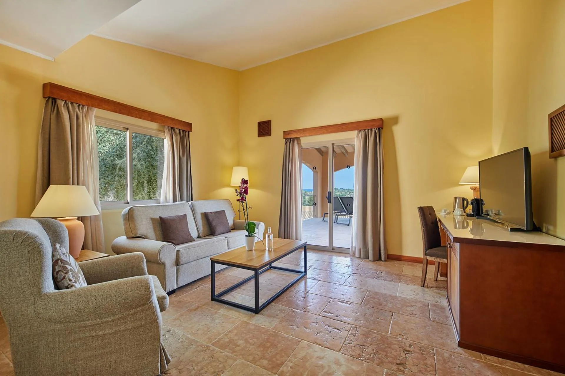 TV and multimedia in Pula Suites Boutique Resort