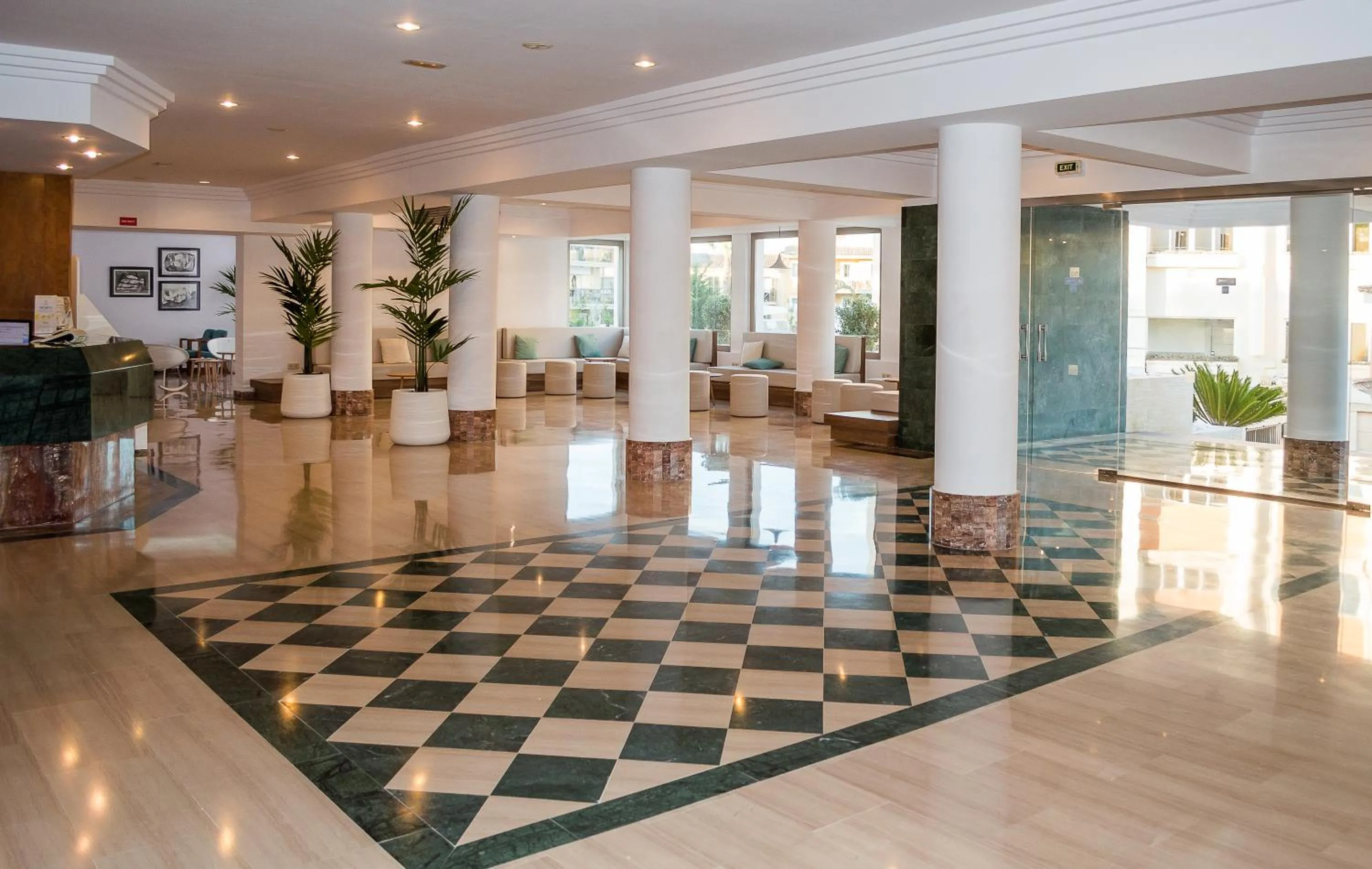 Lobby or reception in BQ Sarah -Adults Only