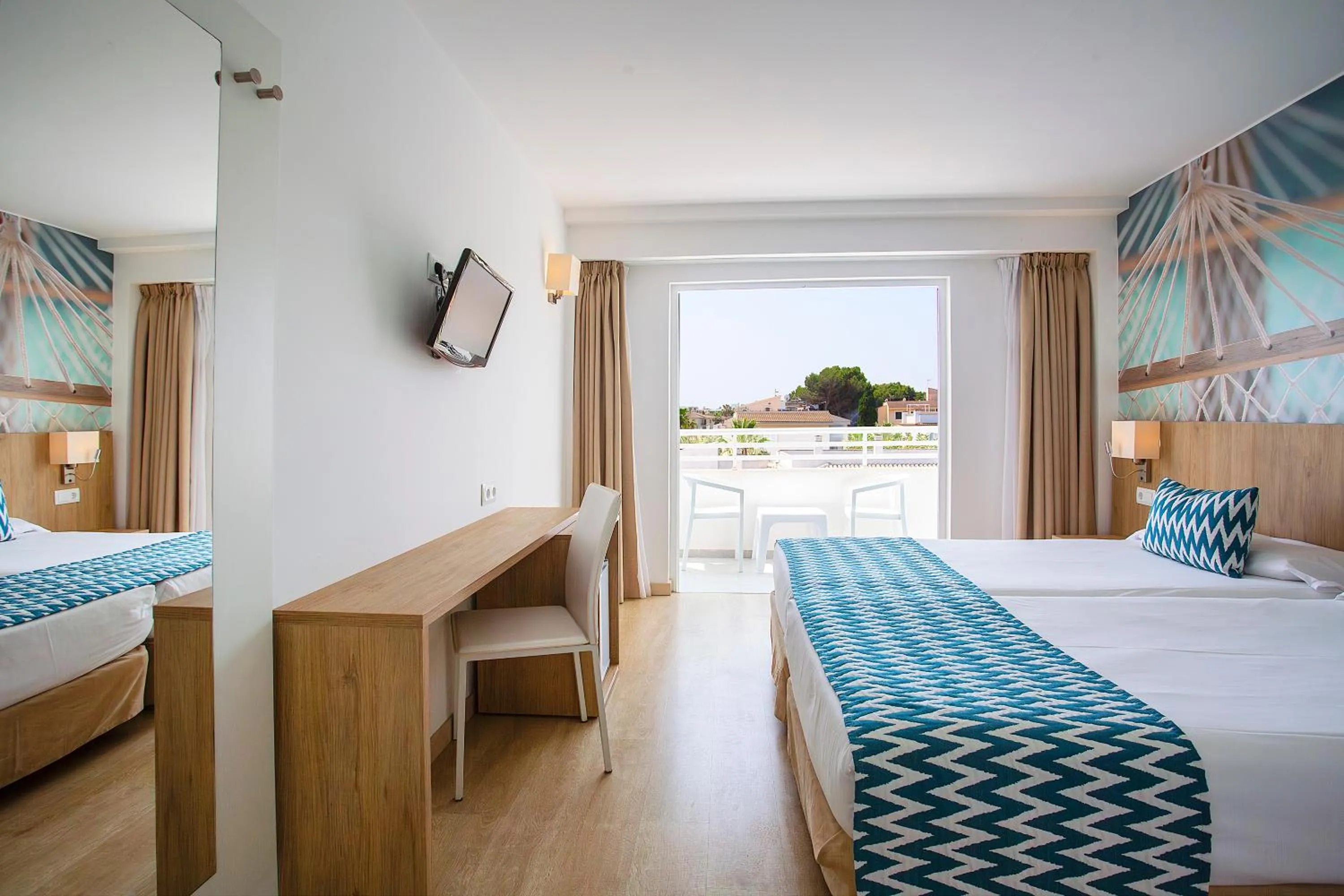 Photo of the whole room, Bed in BQ Sarah -Adults Only