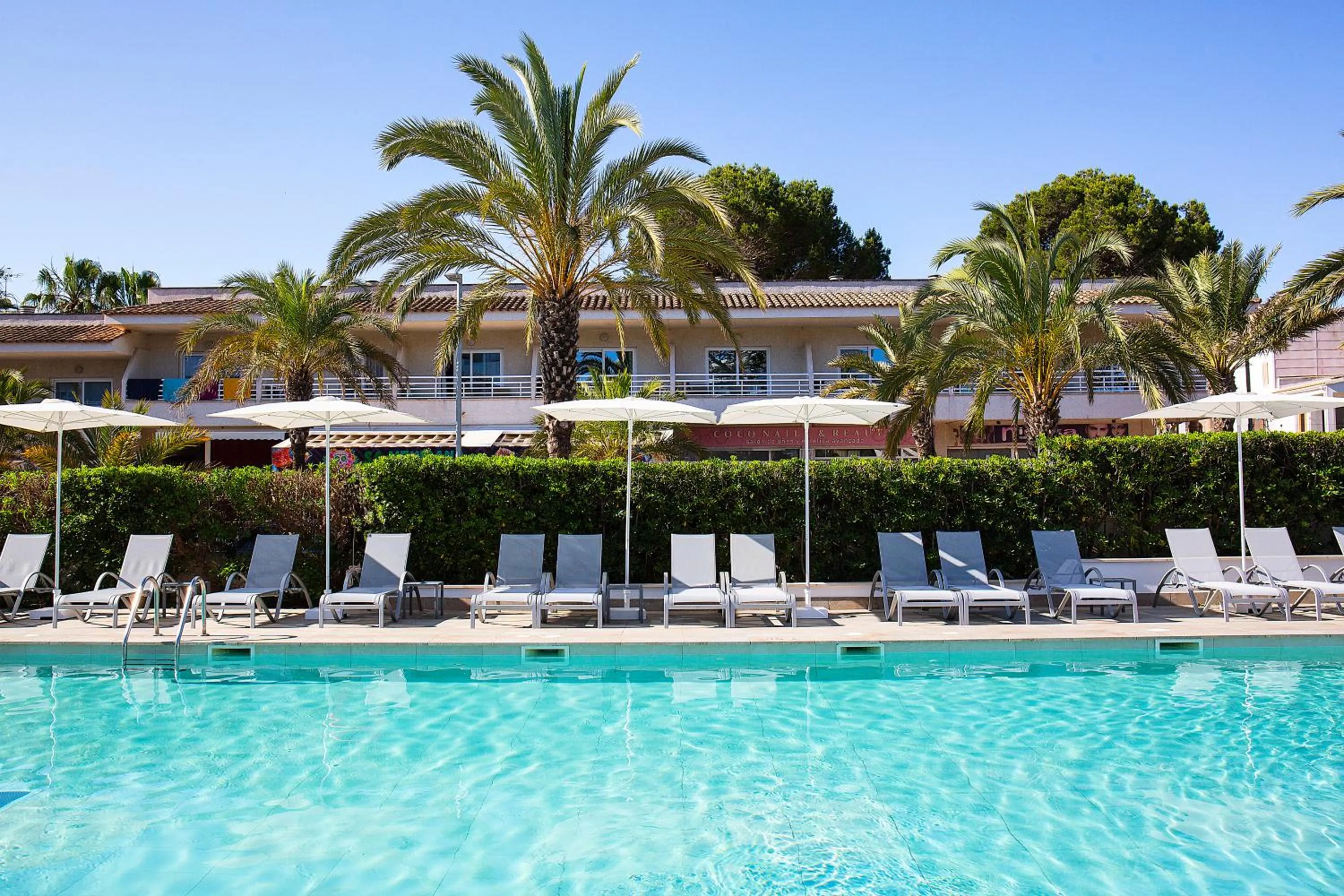 Swimming pool in BQ Sarah -Adults Only