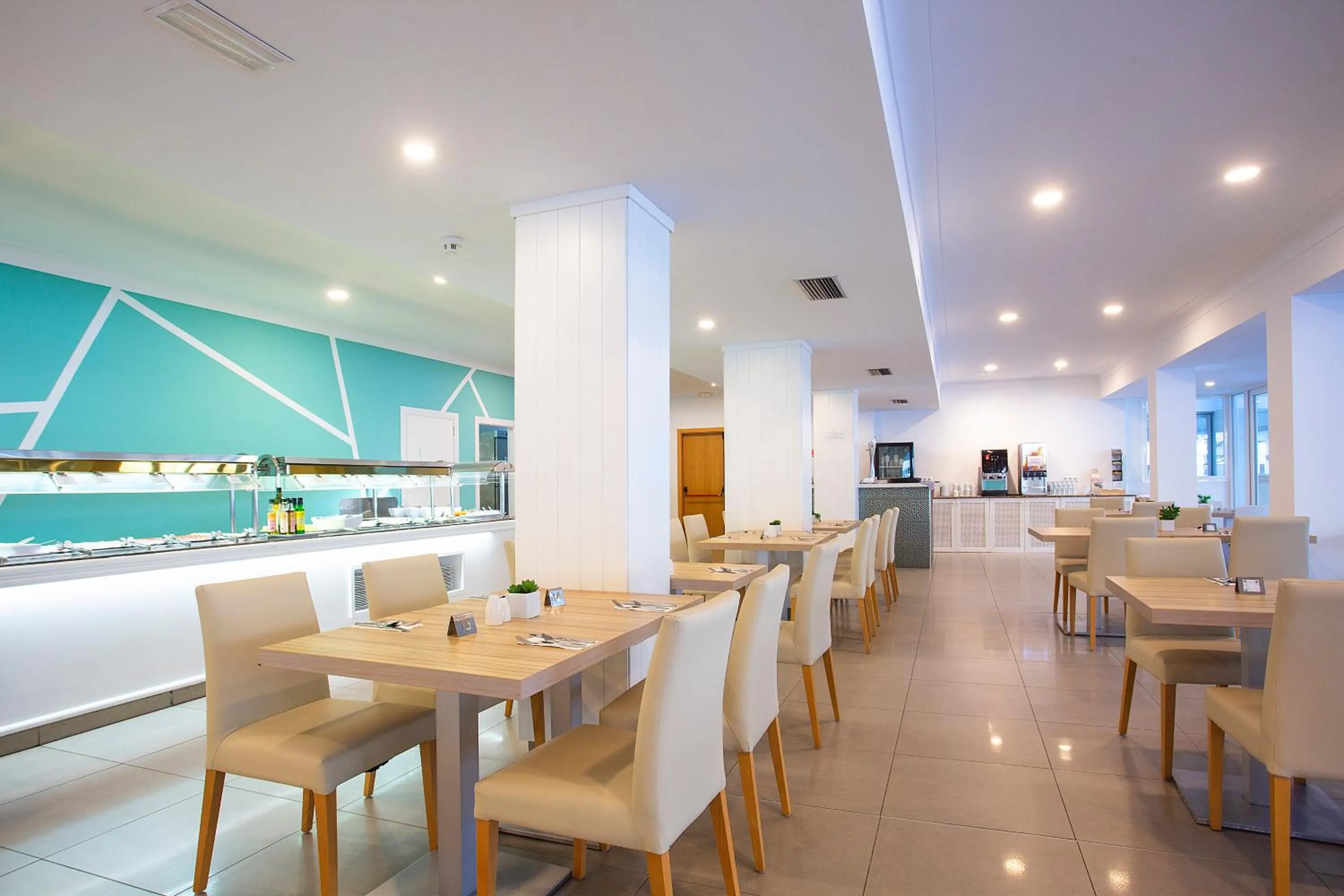 Restaurant/places to eat in BQ Sarah -Adults Only