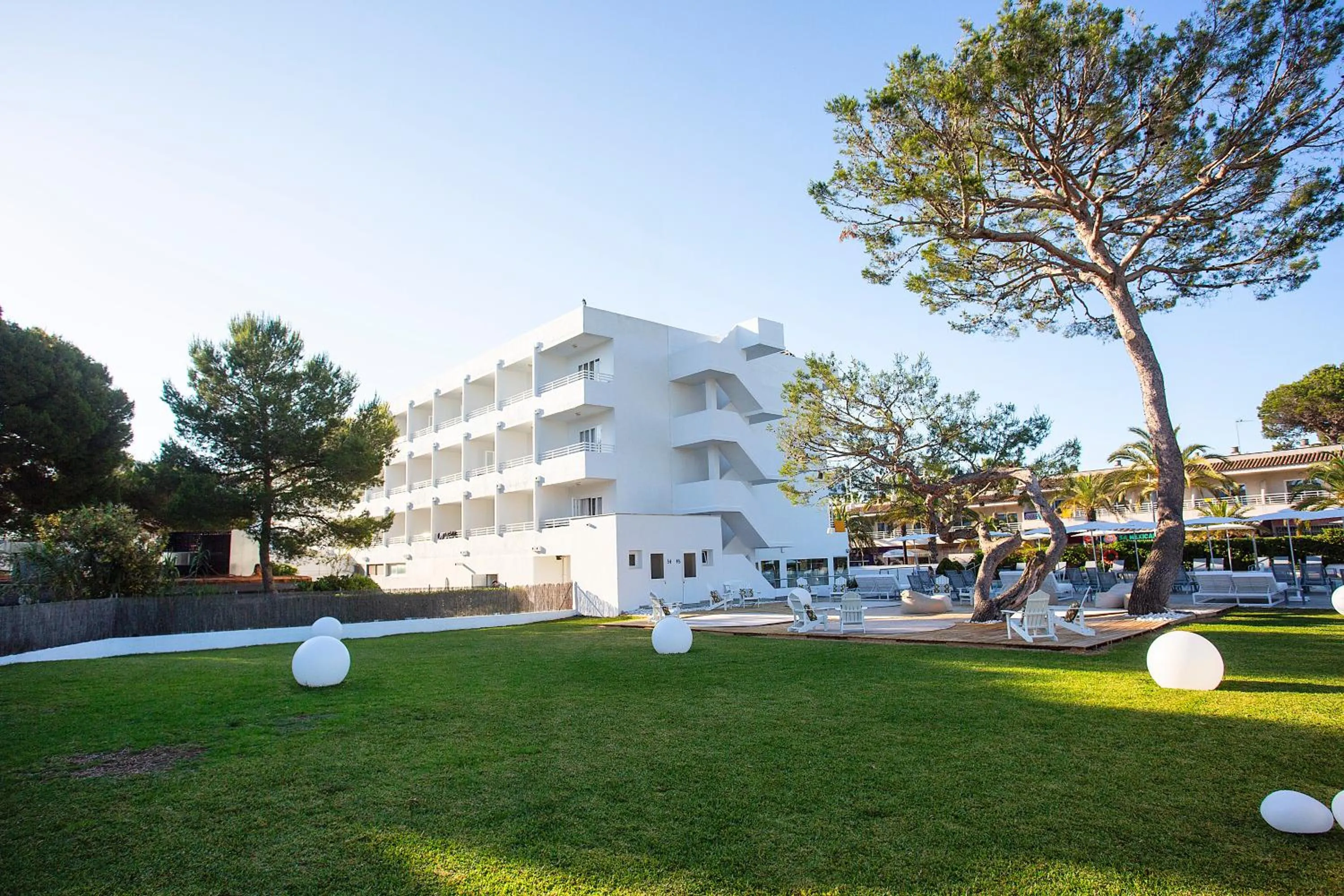 Garden in BQ Sarah -Adults Only